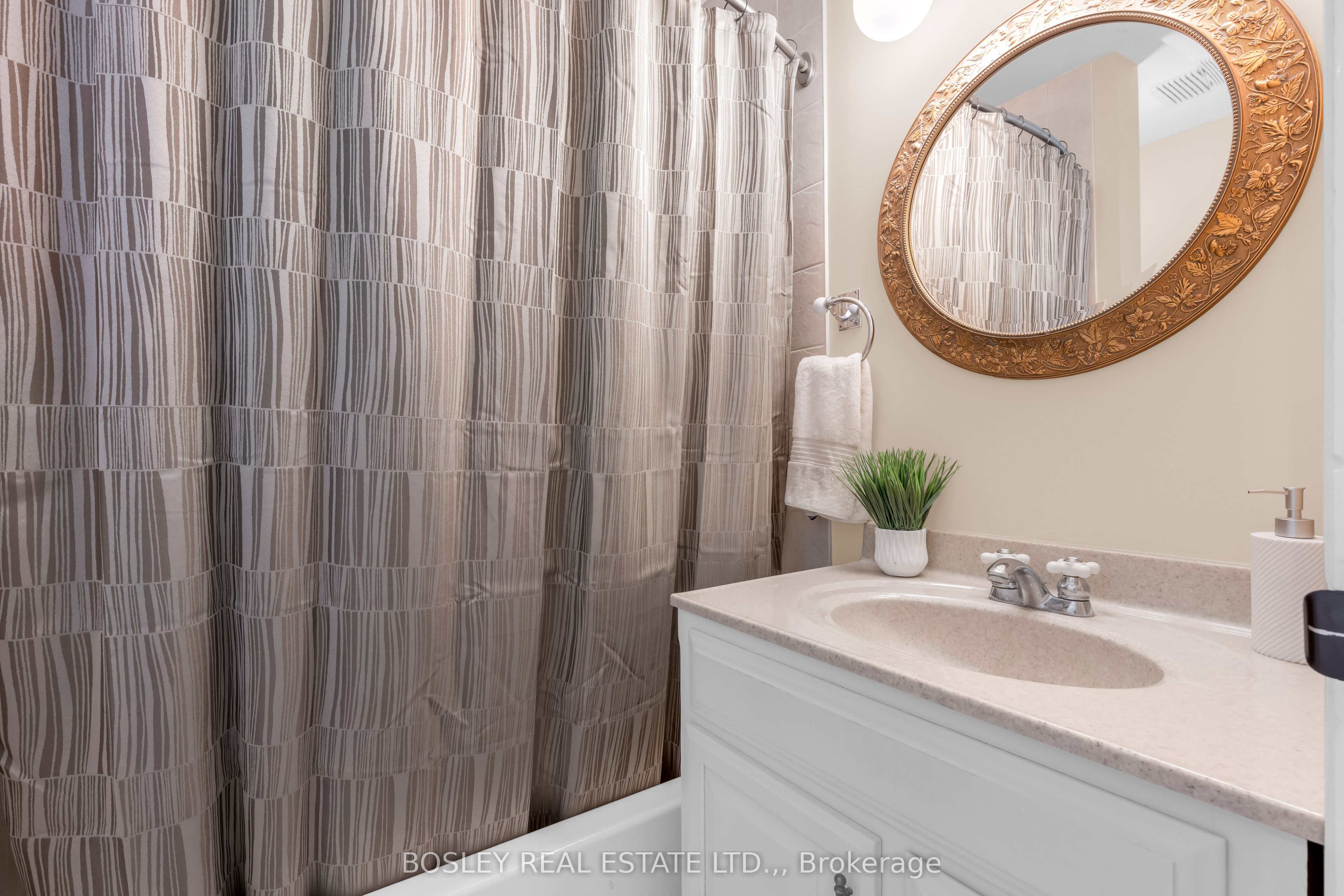 166 Lakeshore Road Property Photo 30