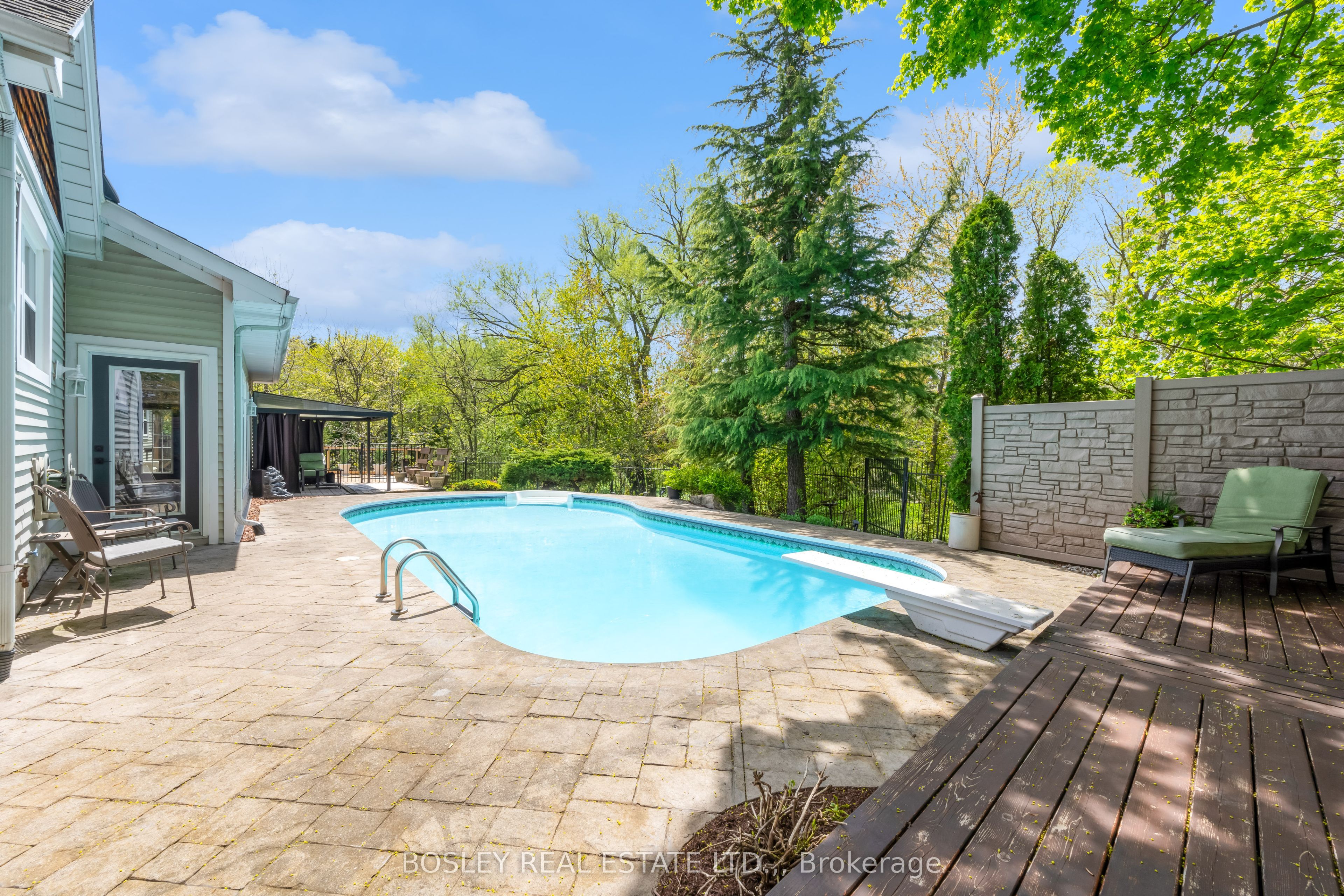 166 Lakeshore Road Property Photo 44