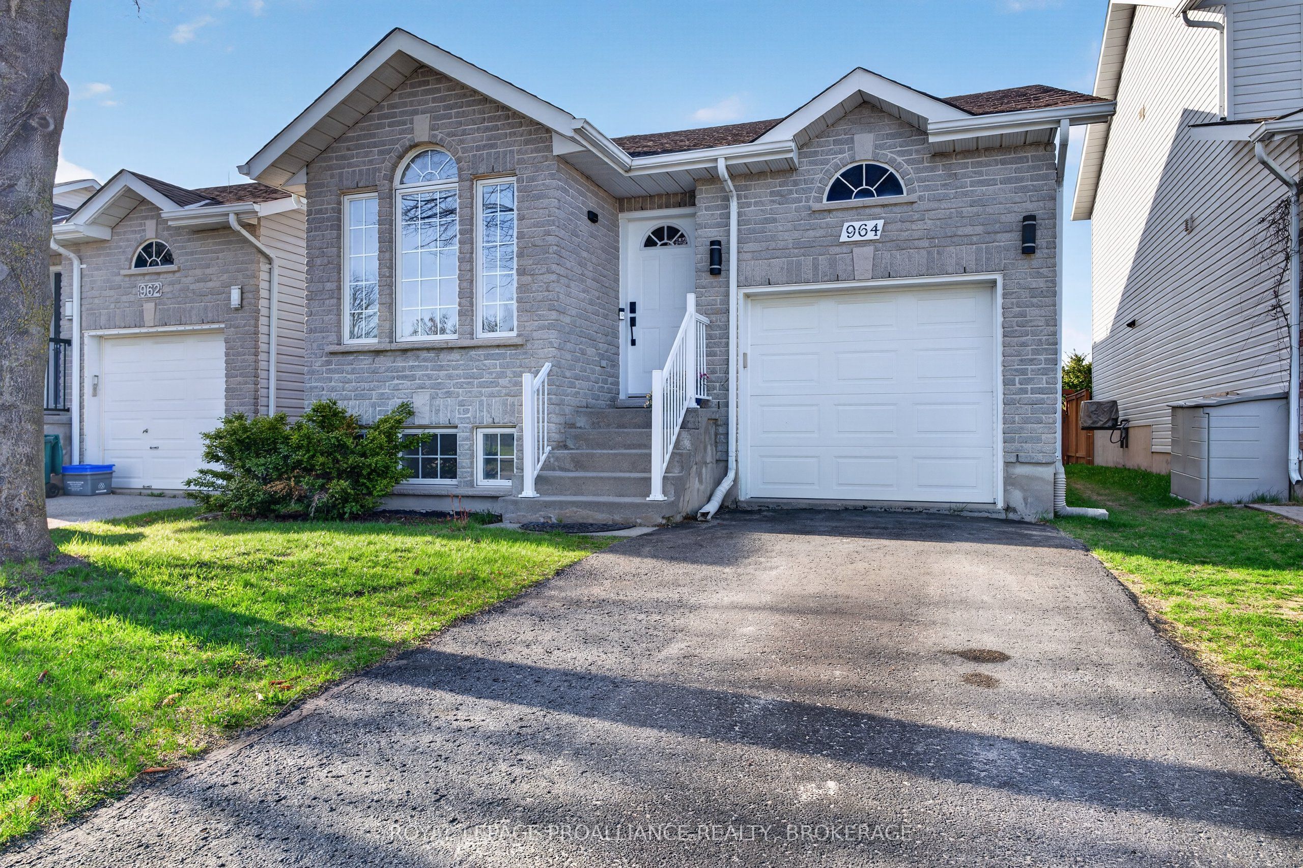 964 Rainbow Crescent Property Photo 1