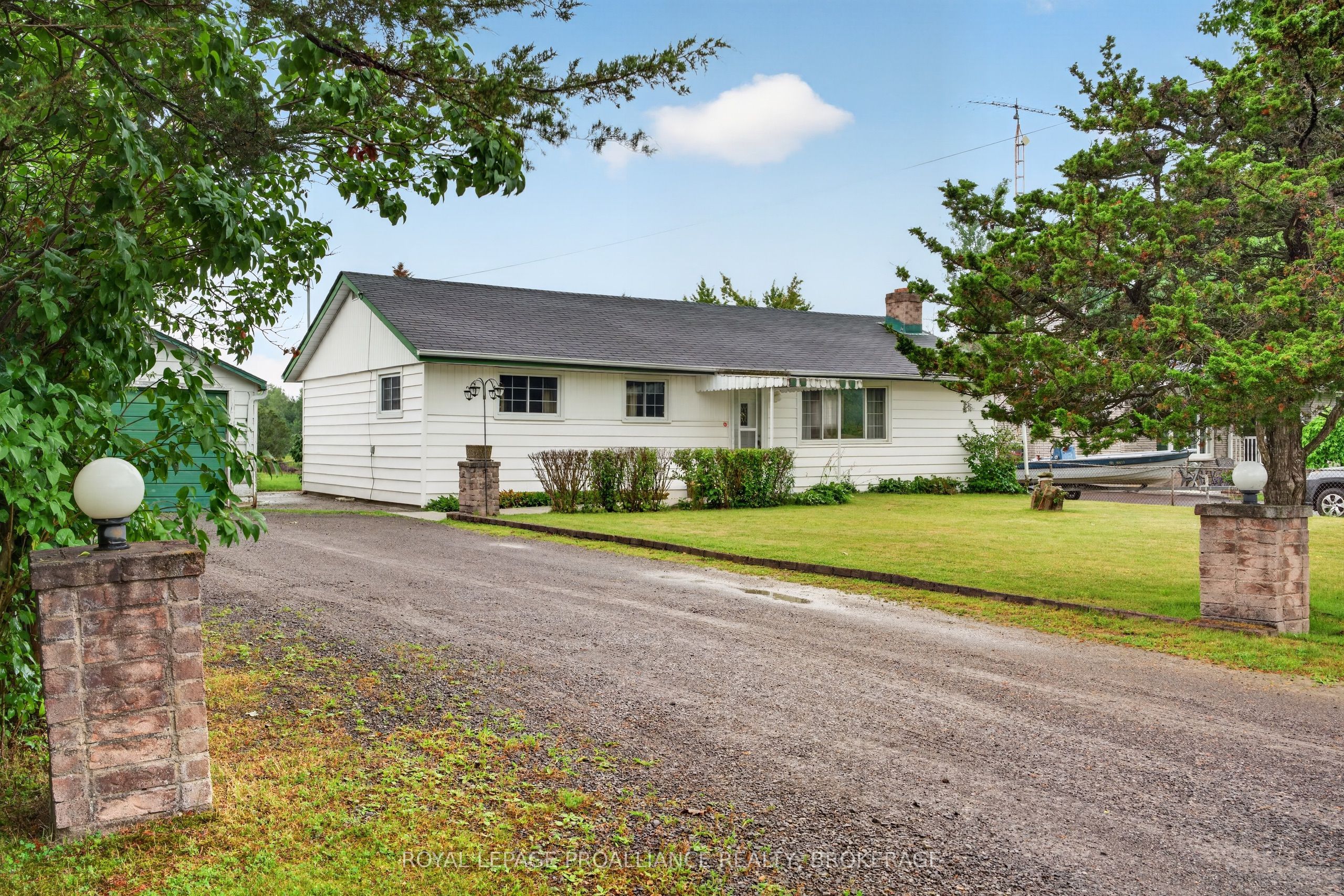 2871 Burbrook Road Property Photo 2
