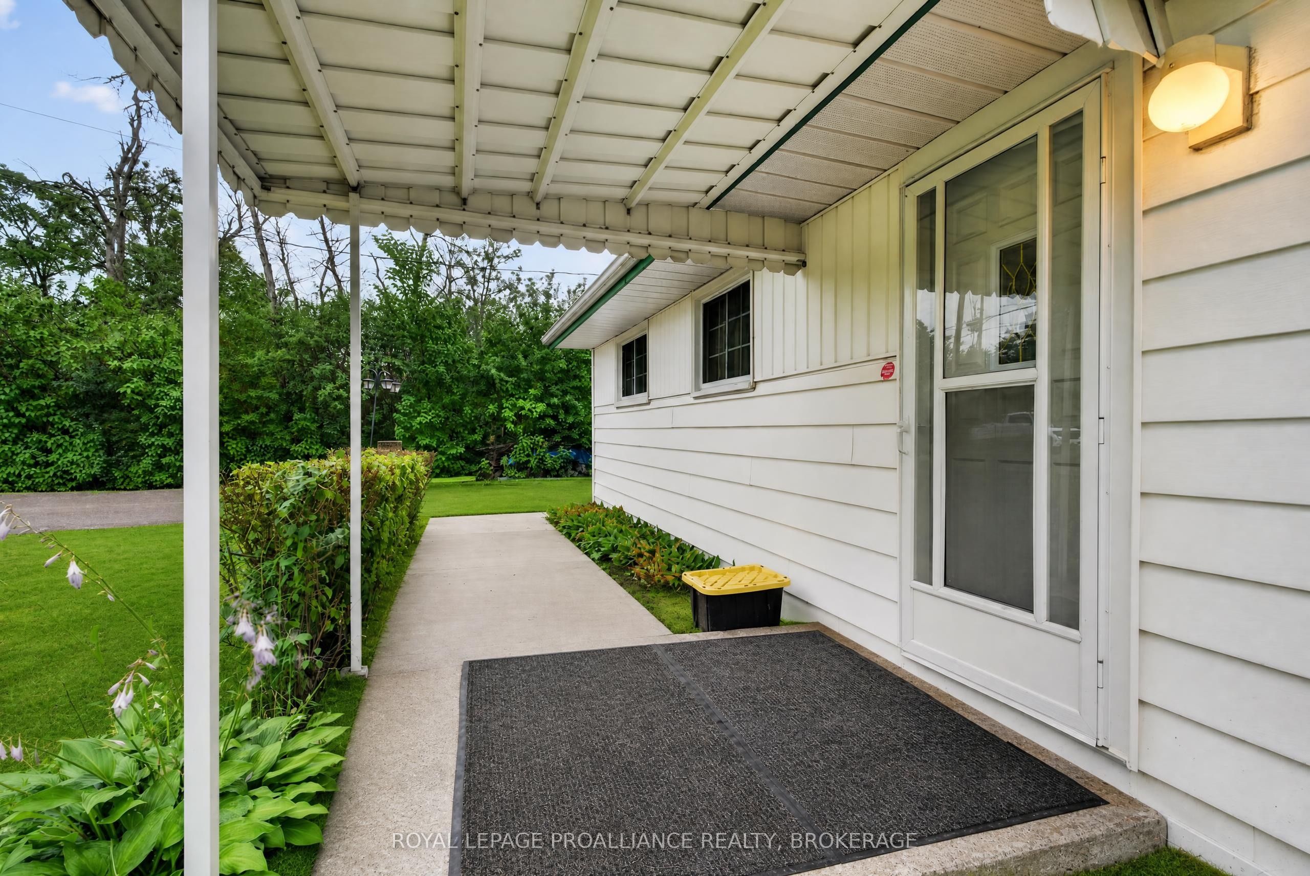 2871 Burbrook Road Property Photo 3
