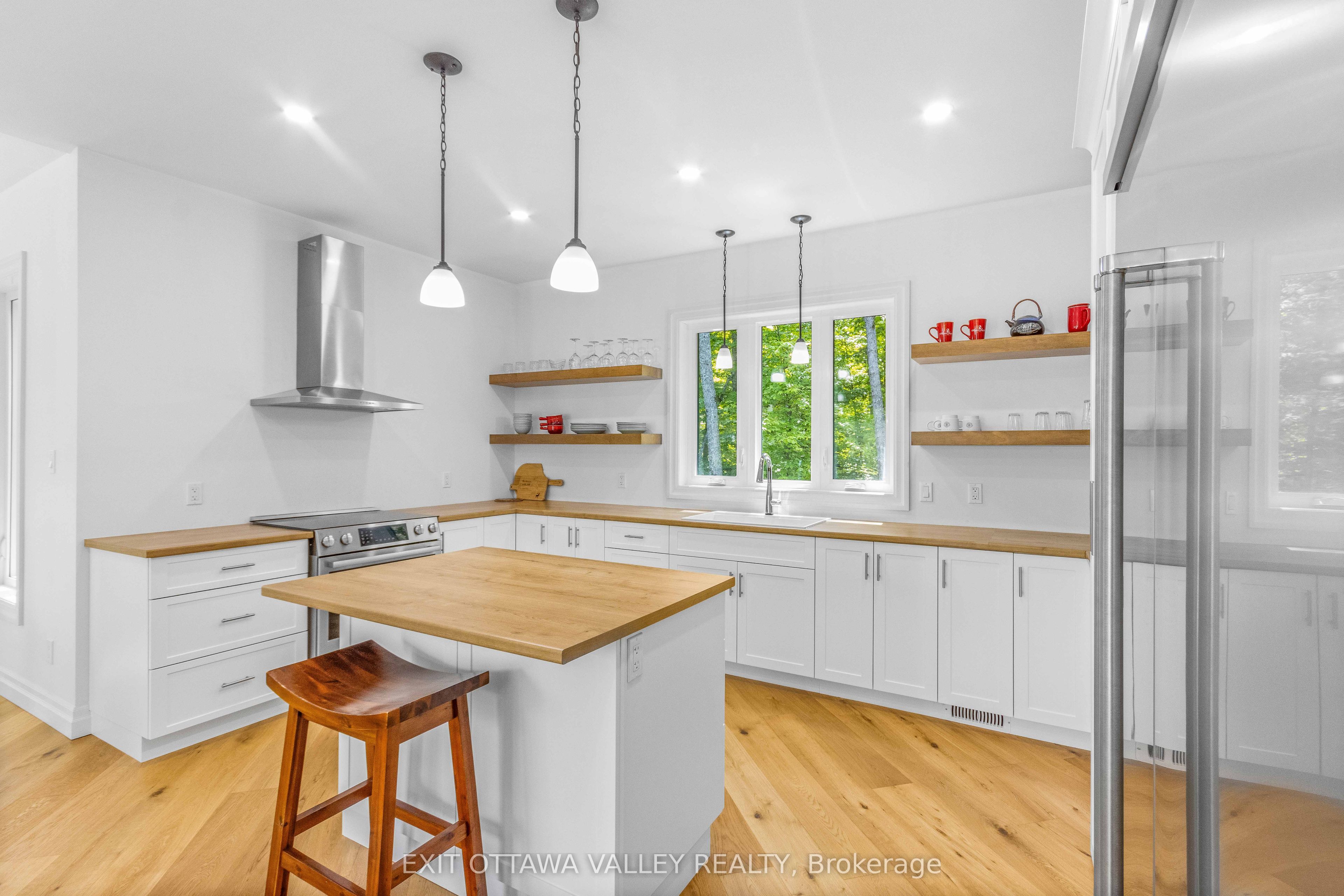 698 Mitchell Road Property Photo 14