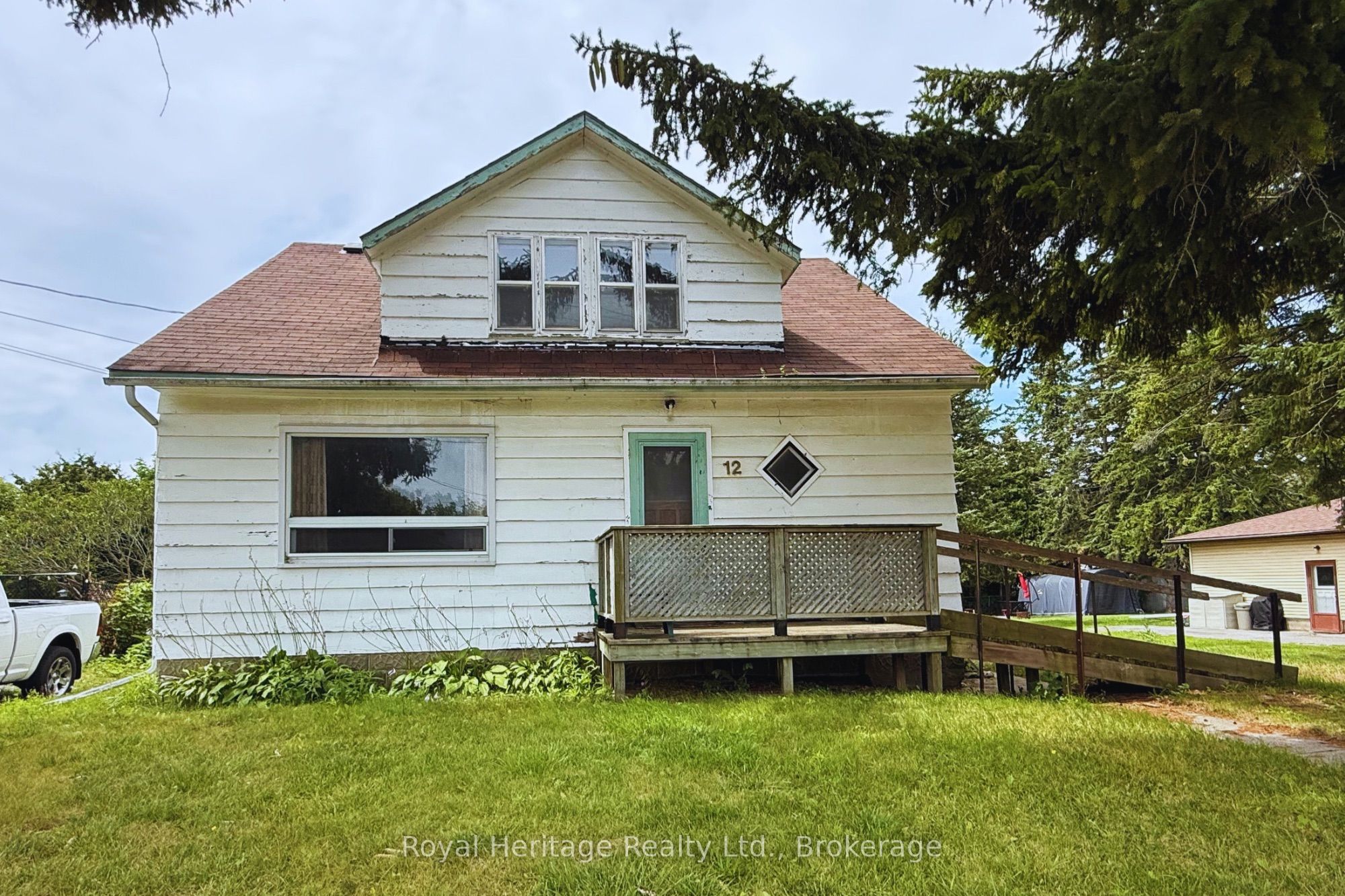 12 Dufferin Street Property Photo 1