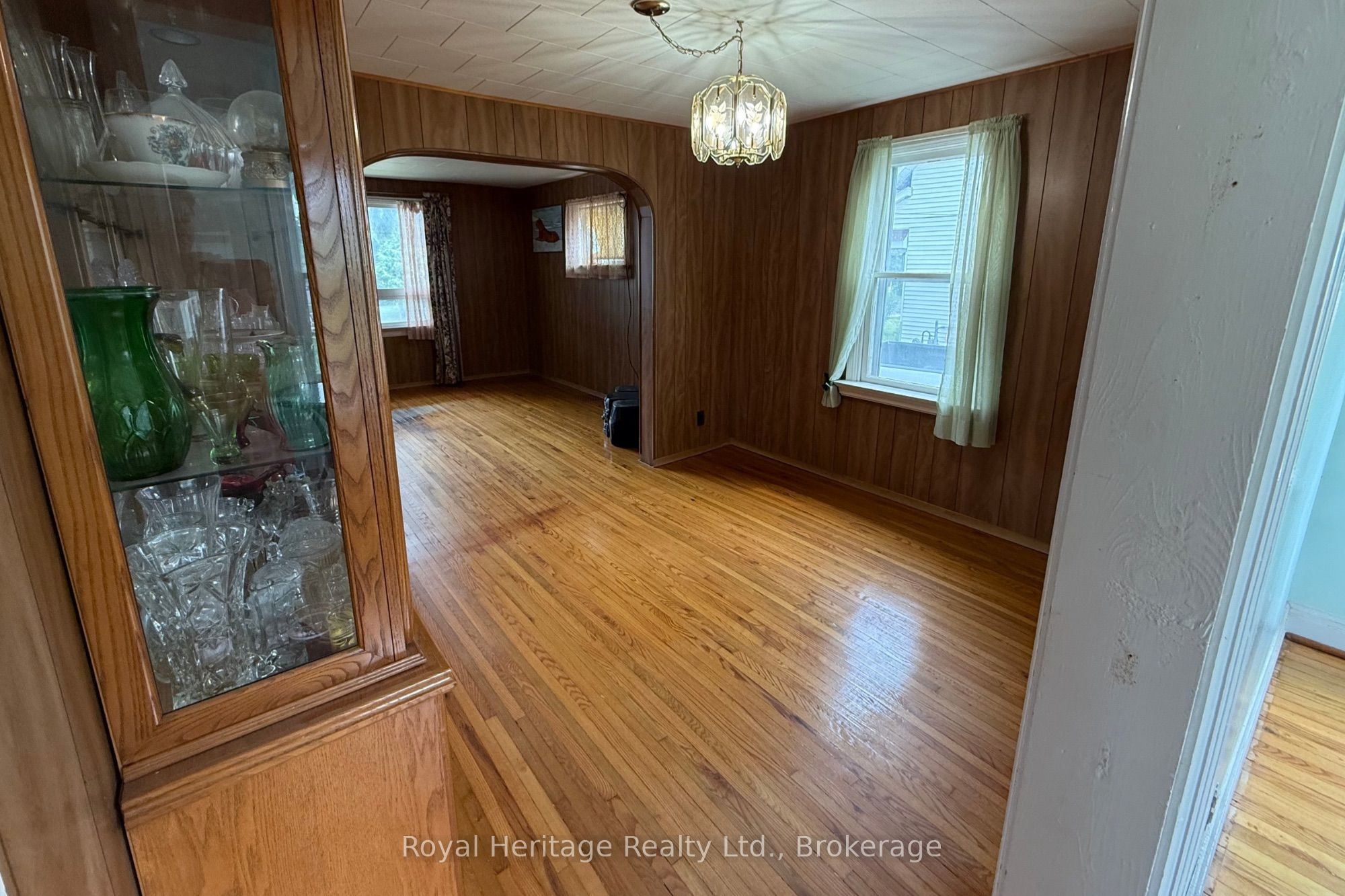 12 Dufferin Street Property Photo 10