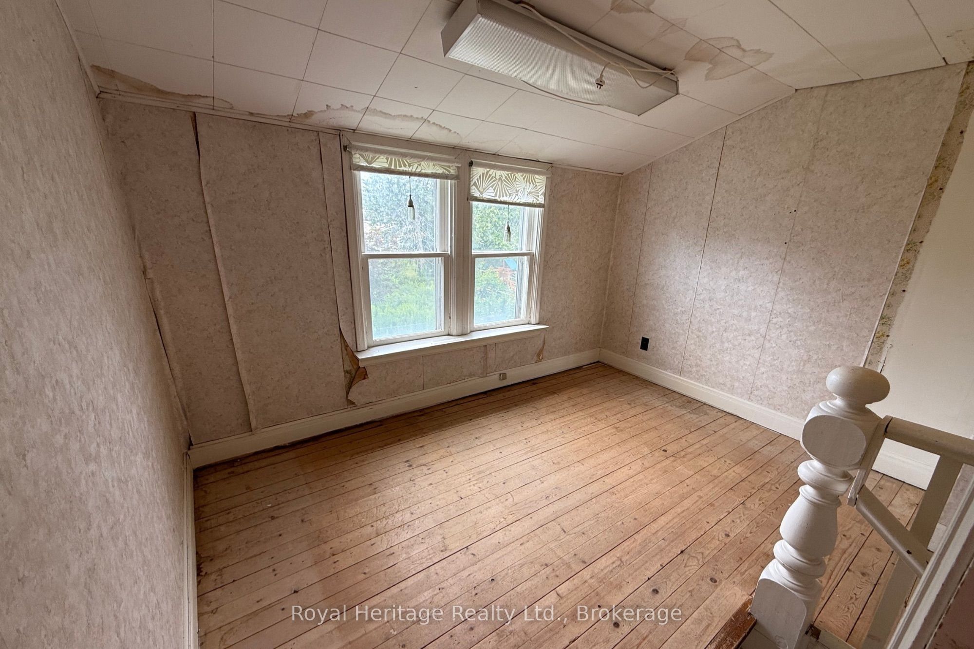 12 Dufferin Street Property Photo 21