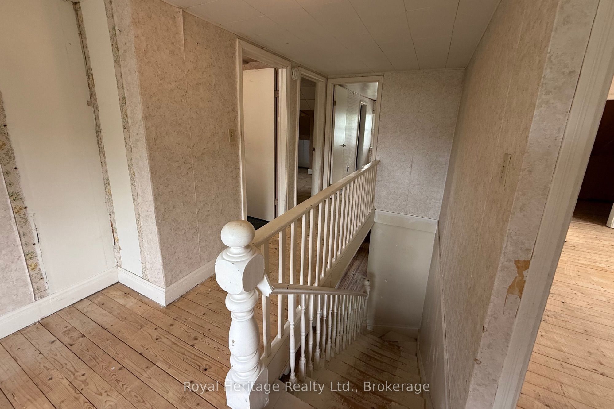 12 Dufferin Street Property Photo 22