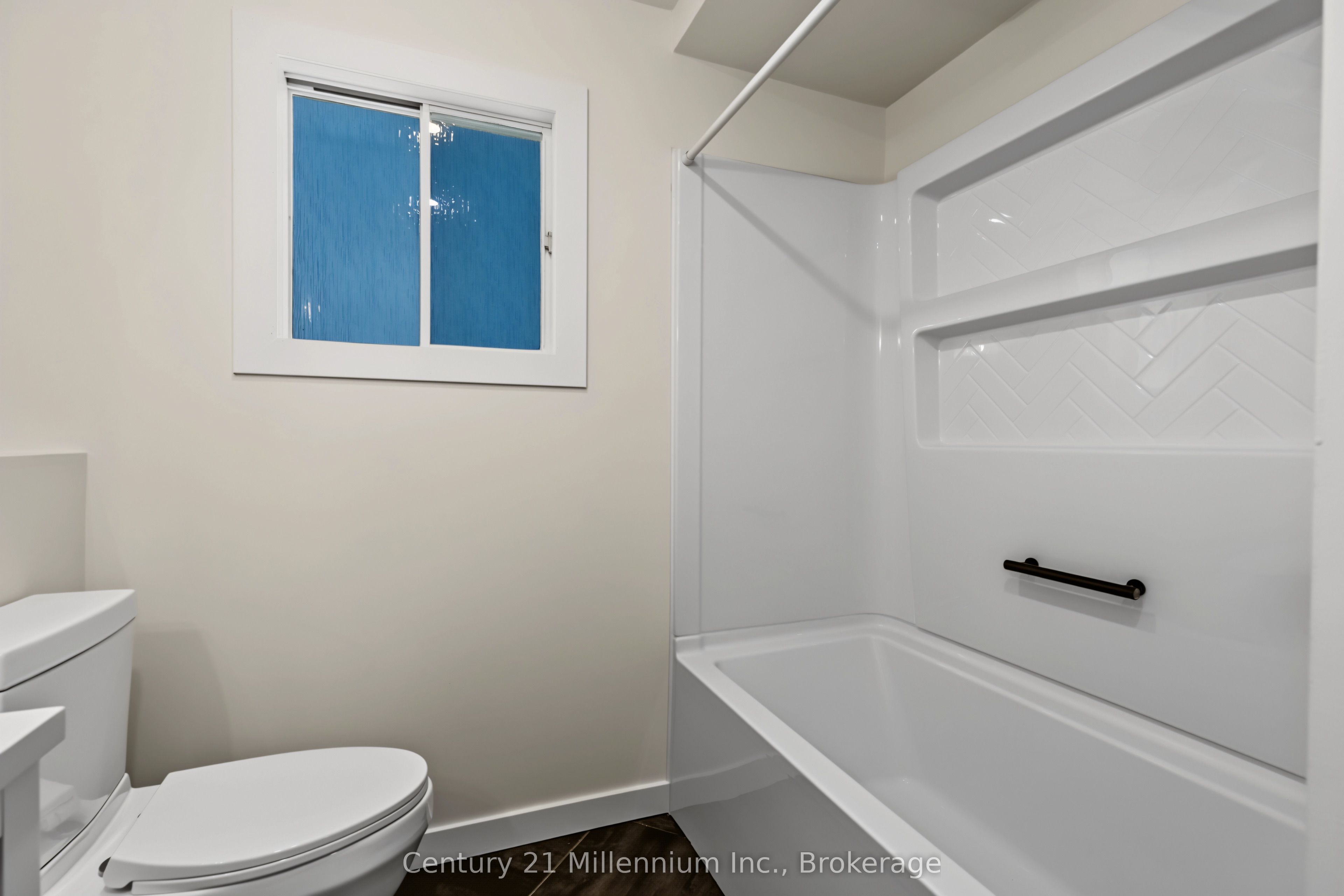 414616 Baseline Road Property Photo 34