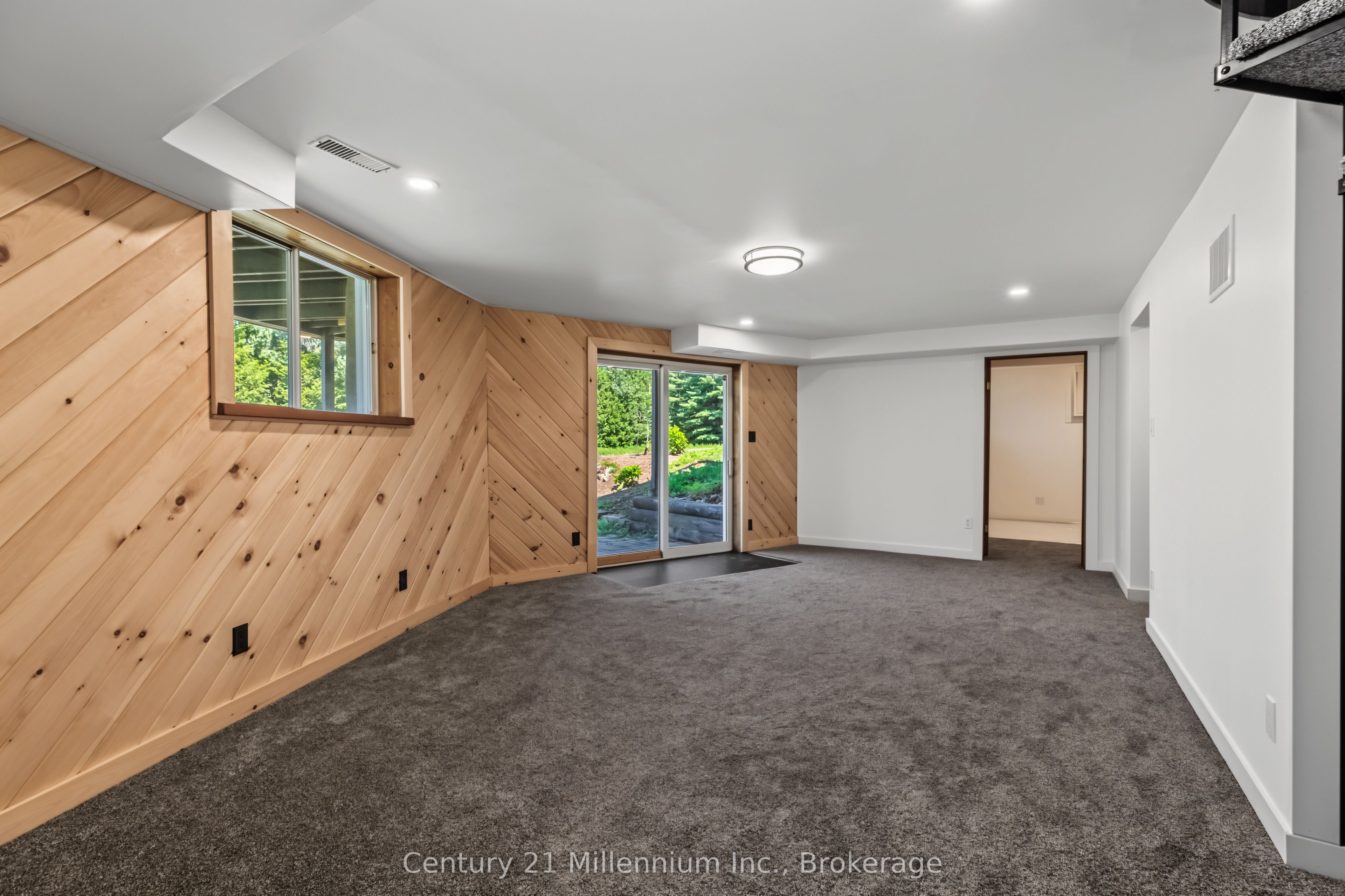 414616 Baseline Road Property Photo 35