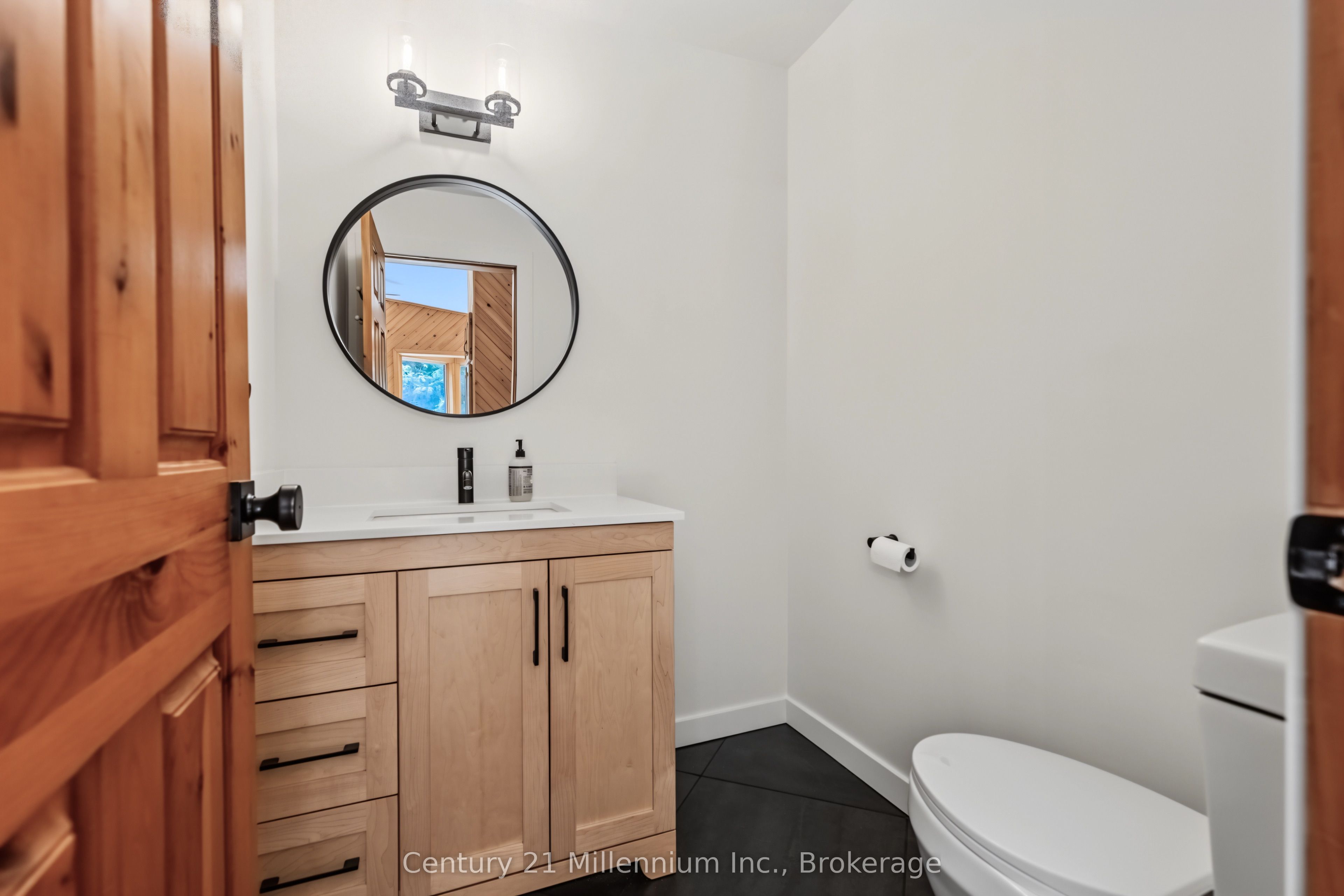 414616 Baseline Road Property Photo 38
