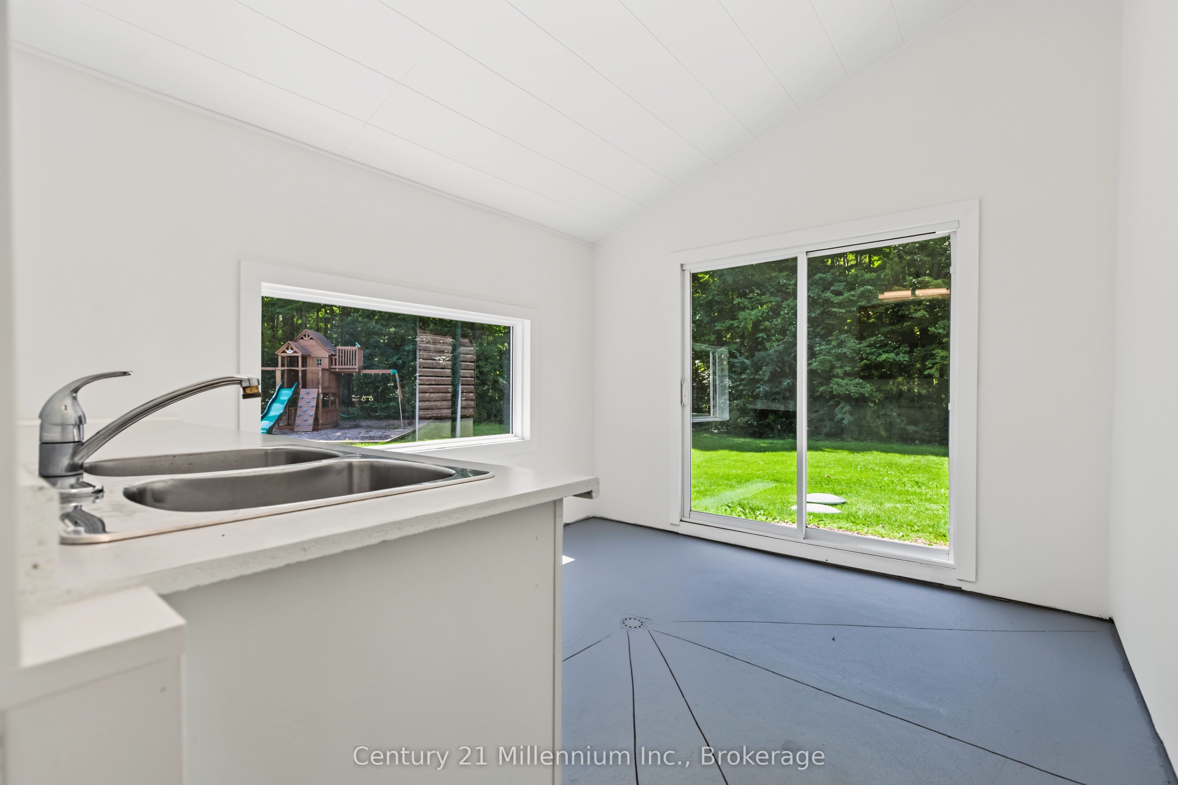 414616 Baseline Road Property Photo 39