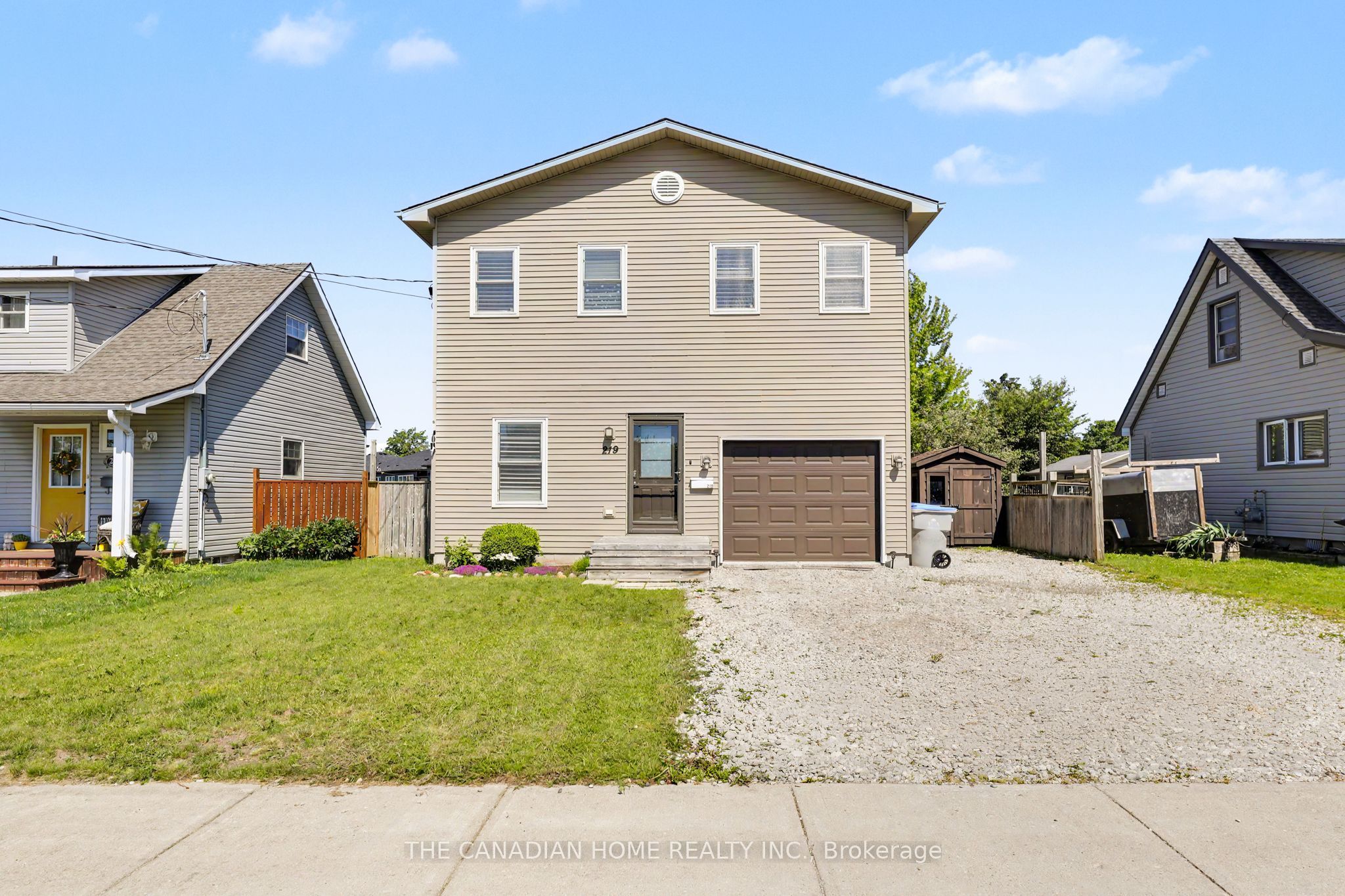 219 Picton Street E Property Photo 1