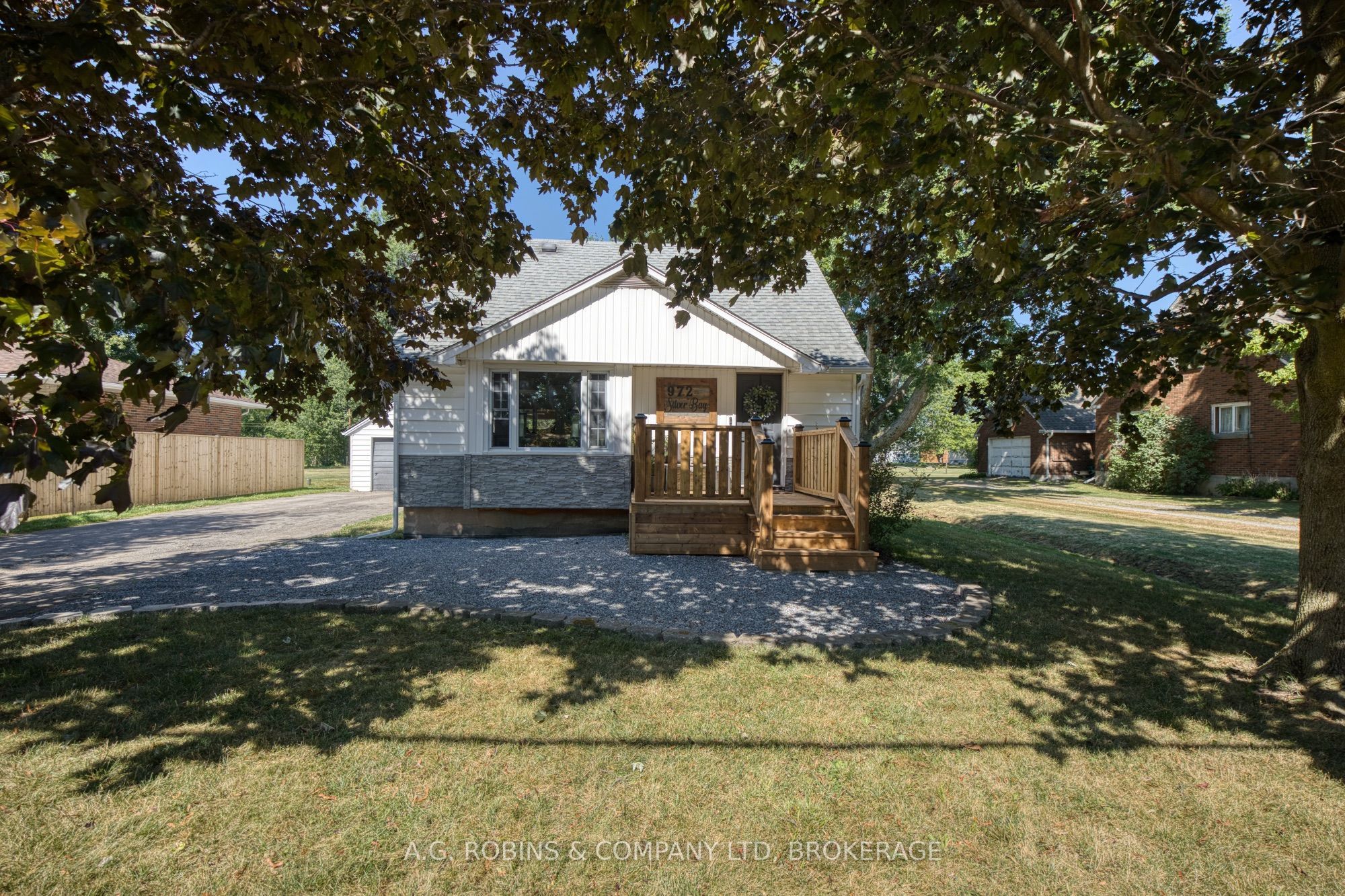 972 Silver Bay Road Property Photo 4
