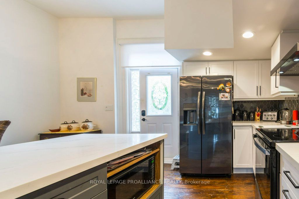 233 John Street 5 Property Photo 12