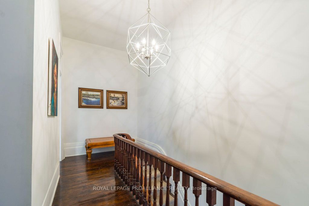 233 John Street 5 Property Photo 18