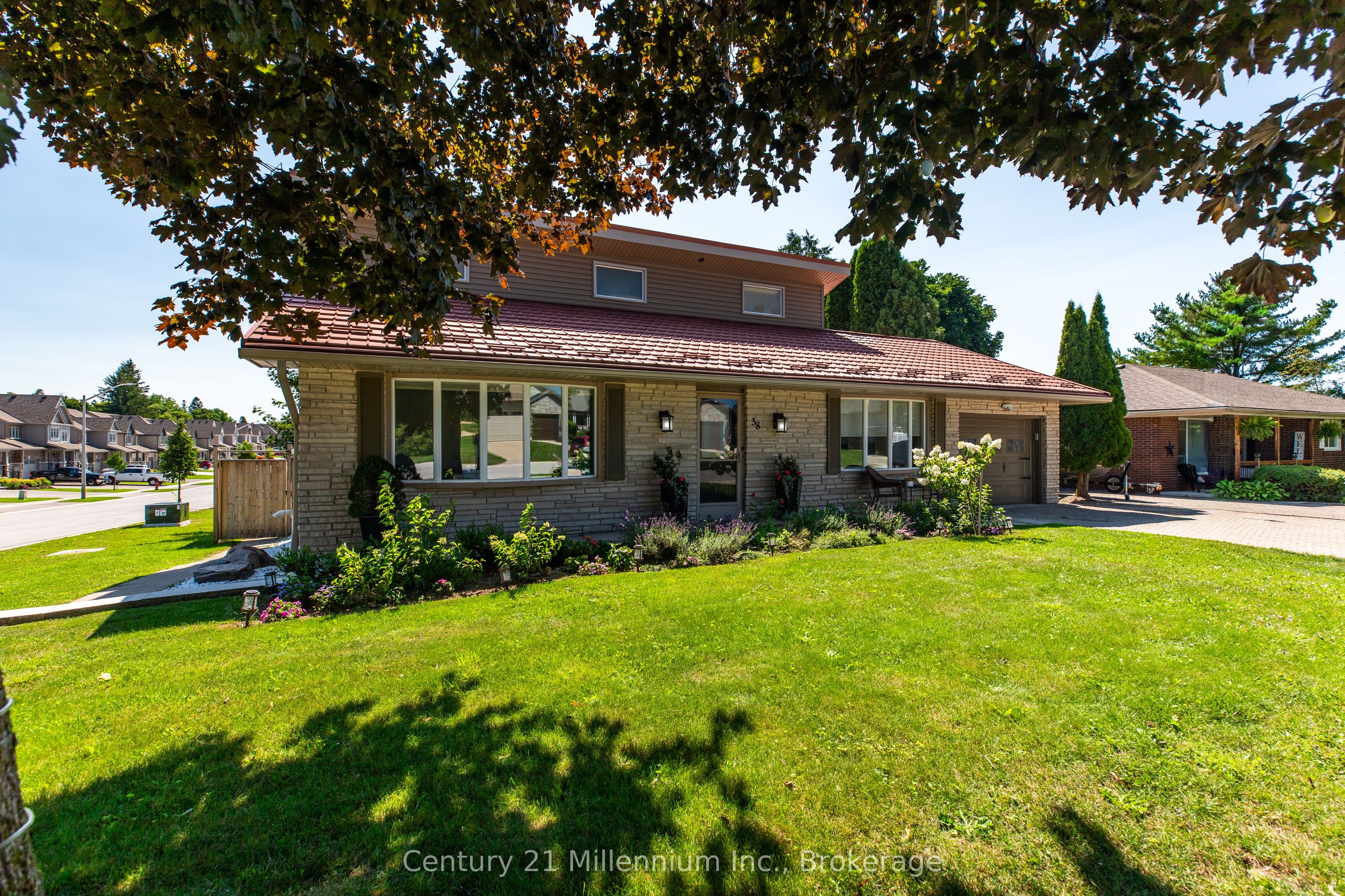 38 Grayview Drive Property Photo 2