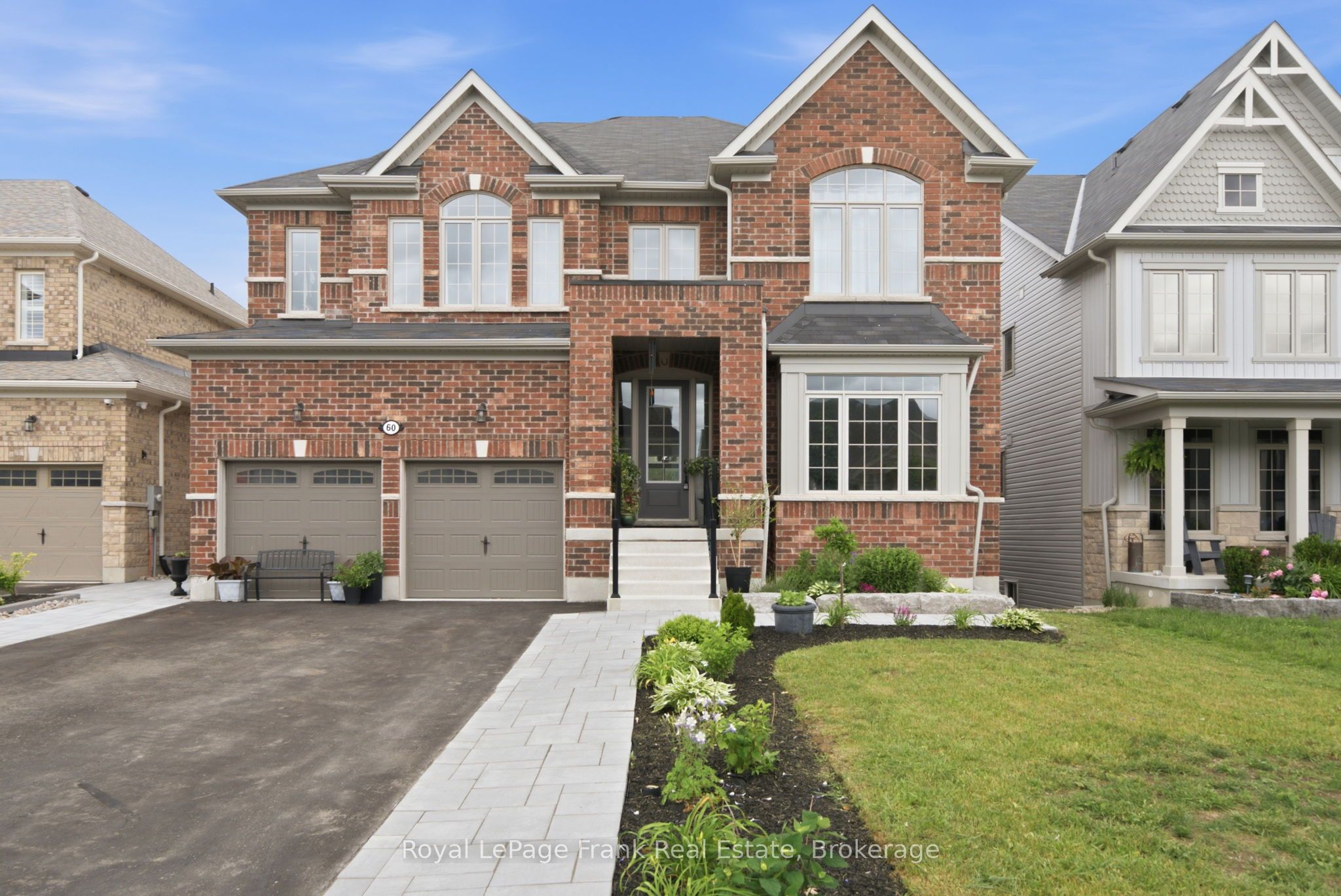 60 Hennessey Crescent Property Photo 1