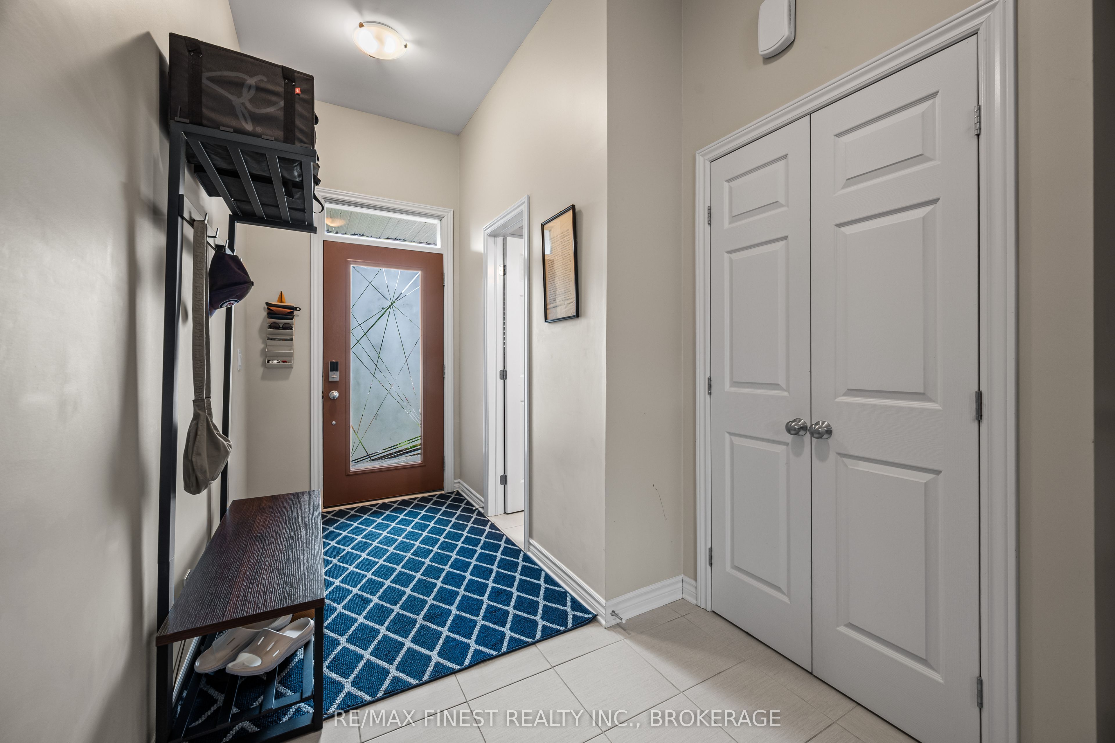 875 Riverview Way Property Photo 4
