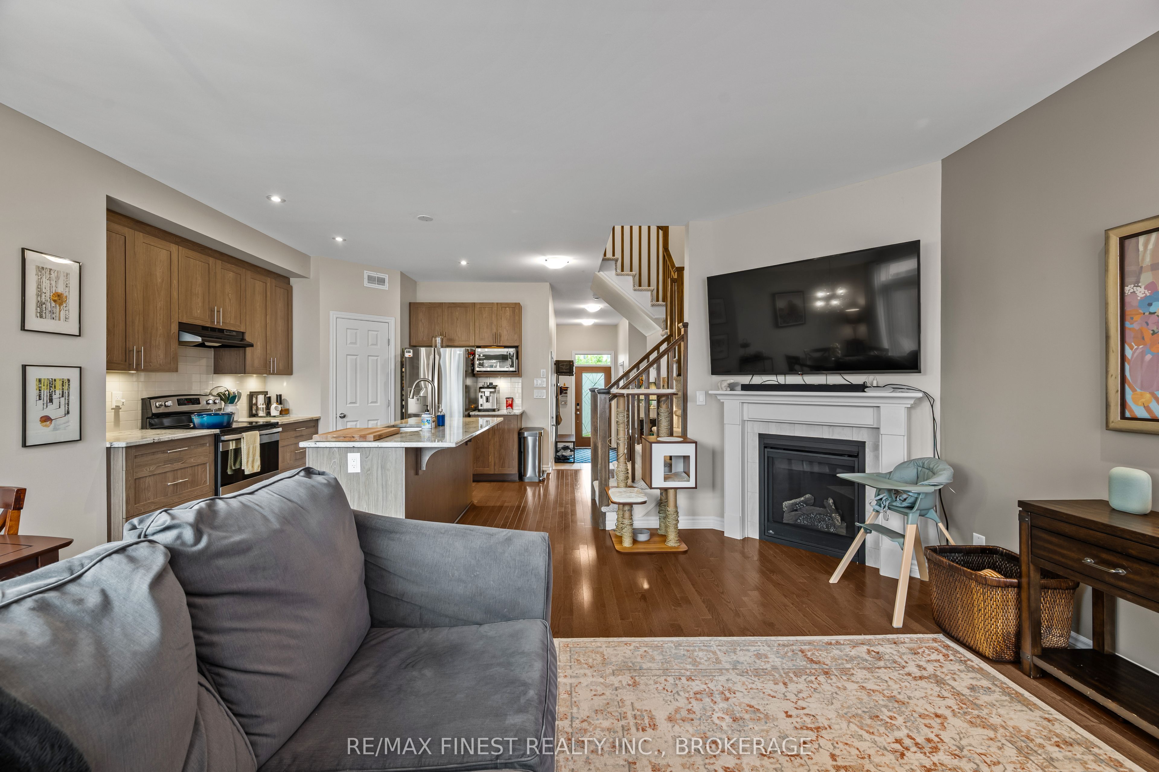 875 Riverview Way Property Photo 11