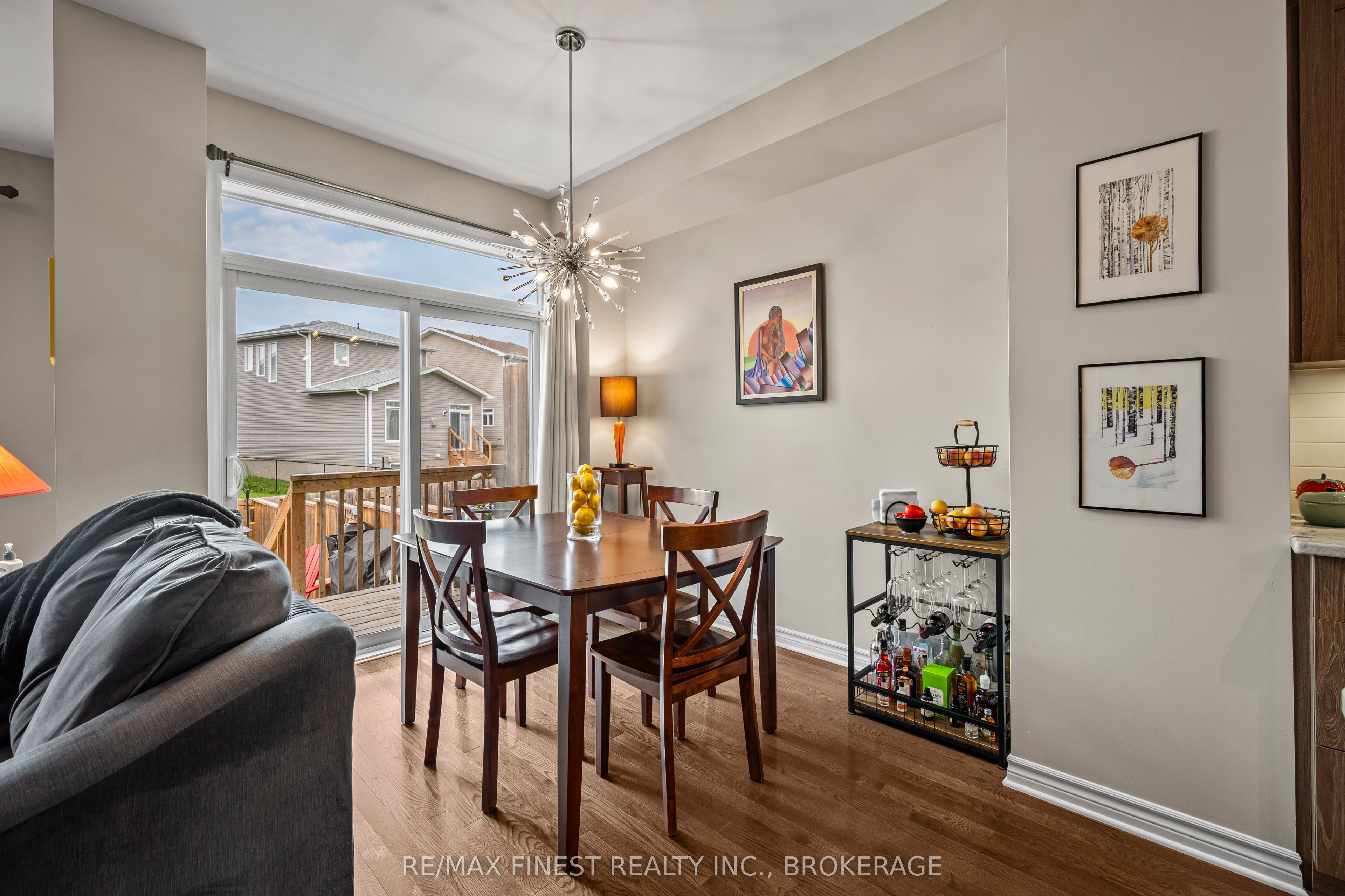 875 Riverview Way Property Photo 12