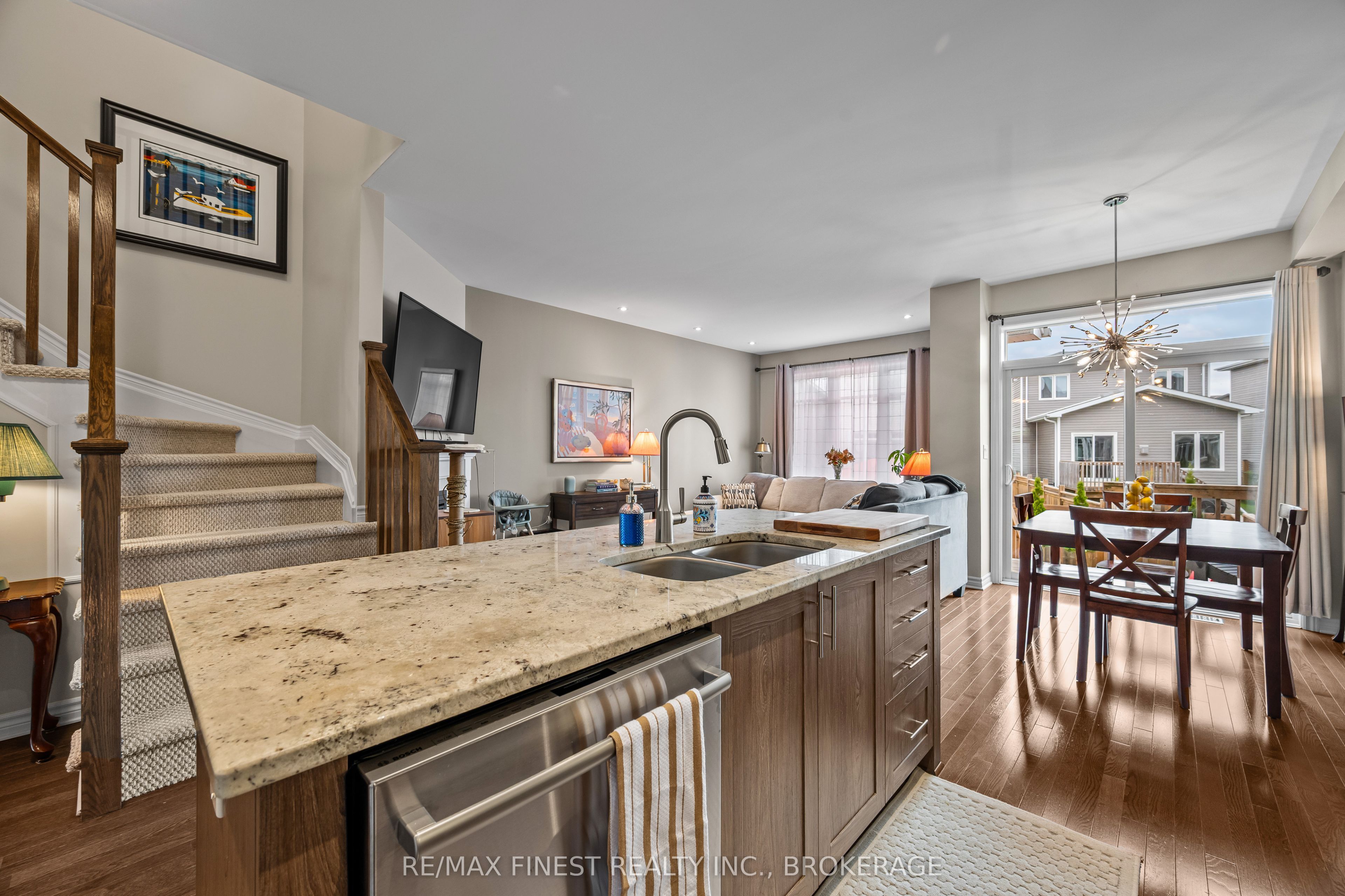 875 Riverview Way Property Photo 13