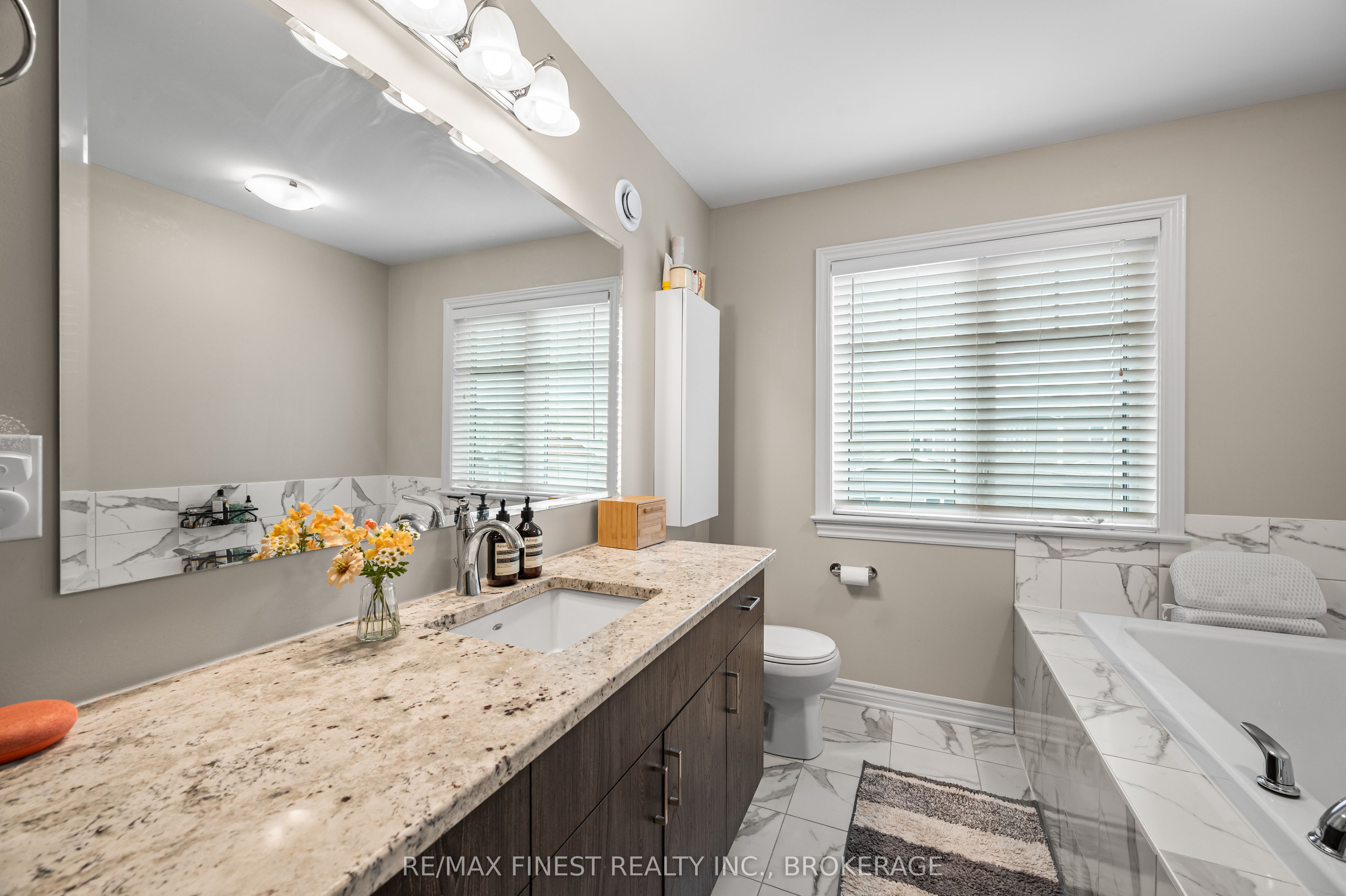 875 Riverview Way Property Photo 26