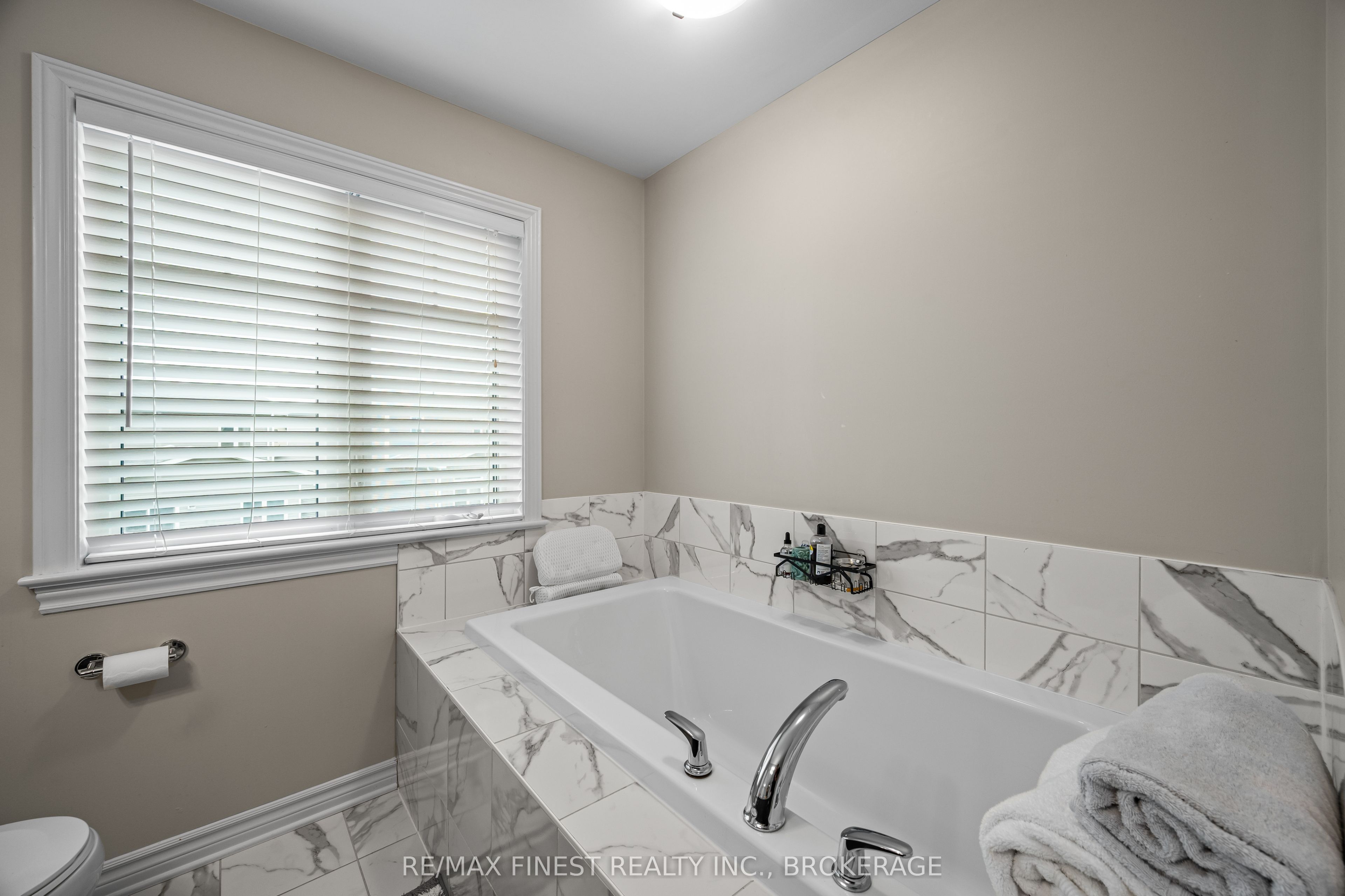 875 Riverview Way Property Photo 27