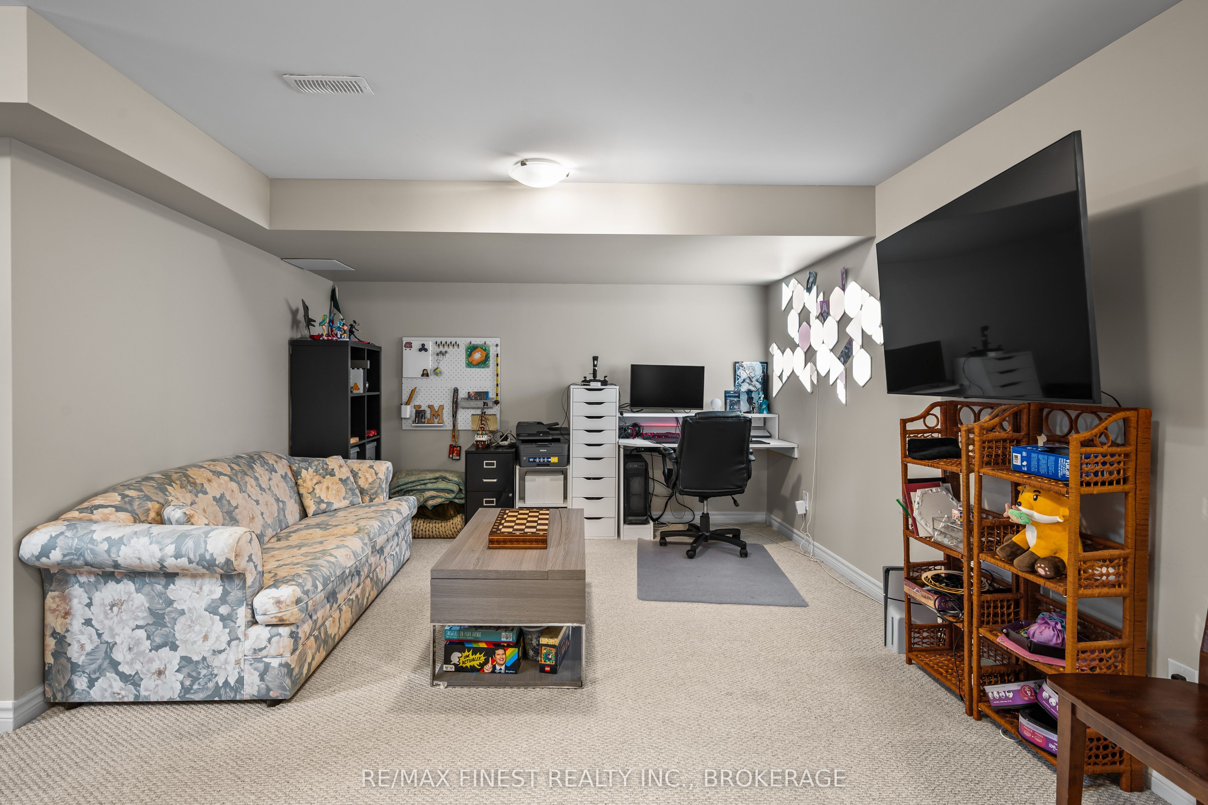 875 Riverview Way Property Photo 29