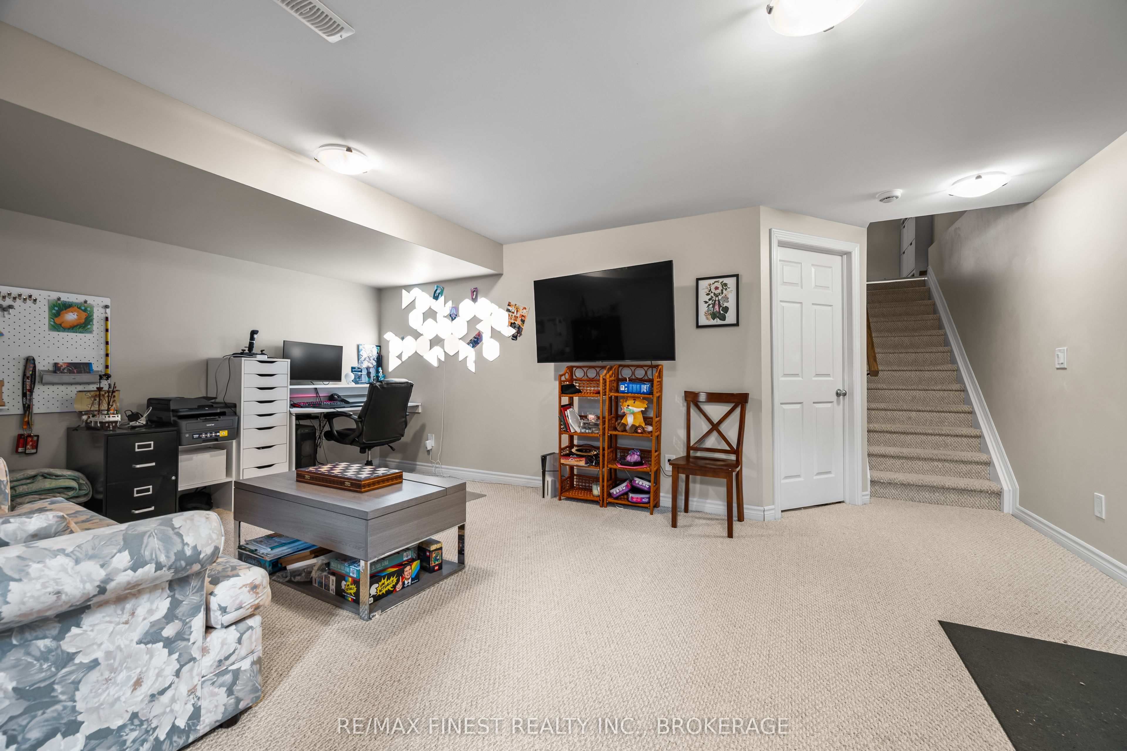 875 Riverview Way Property Photo 31