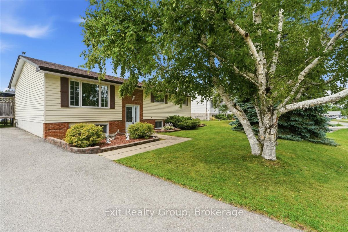 197 Chatterton Valley Crescent Property Photo 1
