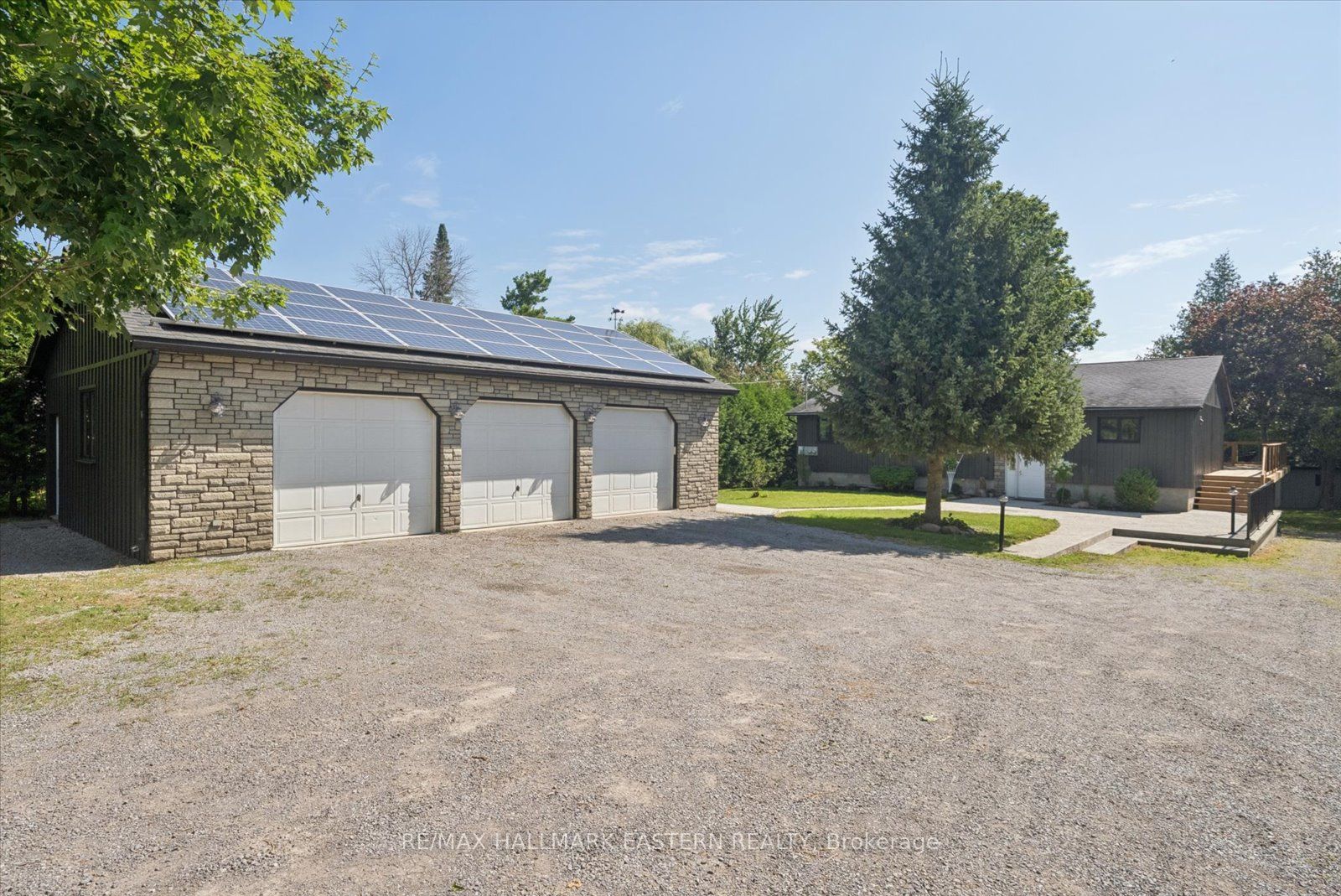 1041 Primrose Lane Property Photo 4