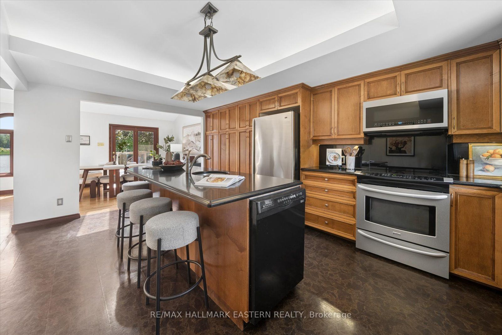 1041 Primrose Lane Property Photo 13