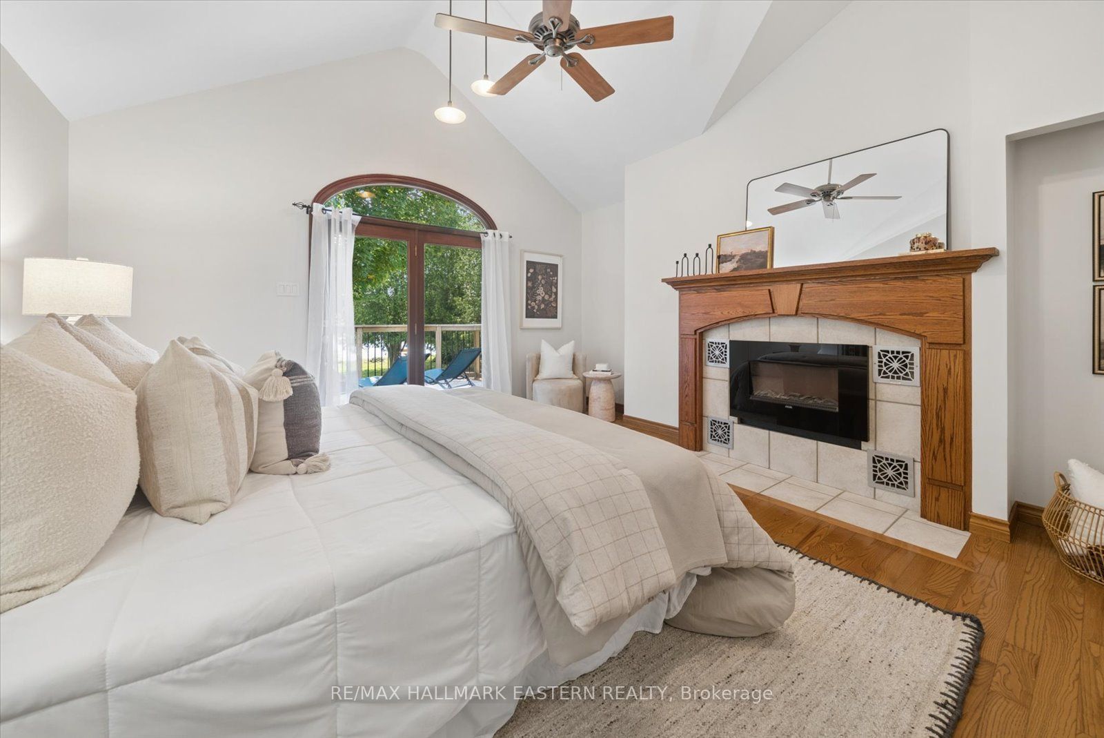 1041 Primrose Lane Property Photo 15