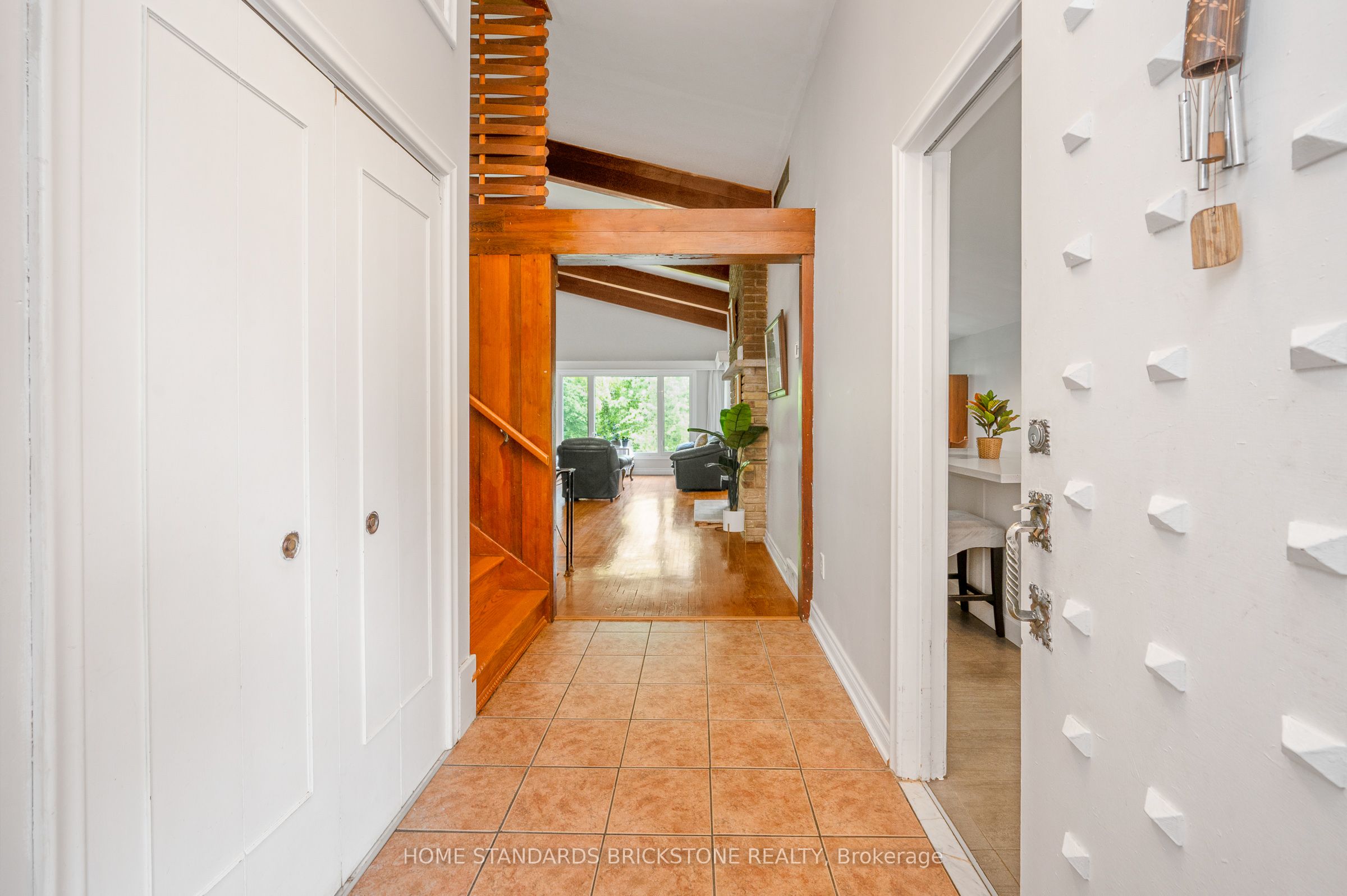 72 Mountain Avenue N Property Photo 4
