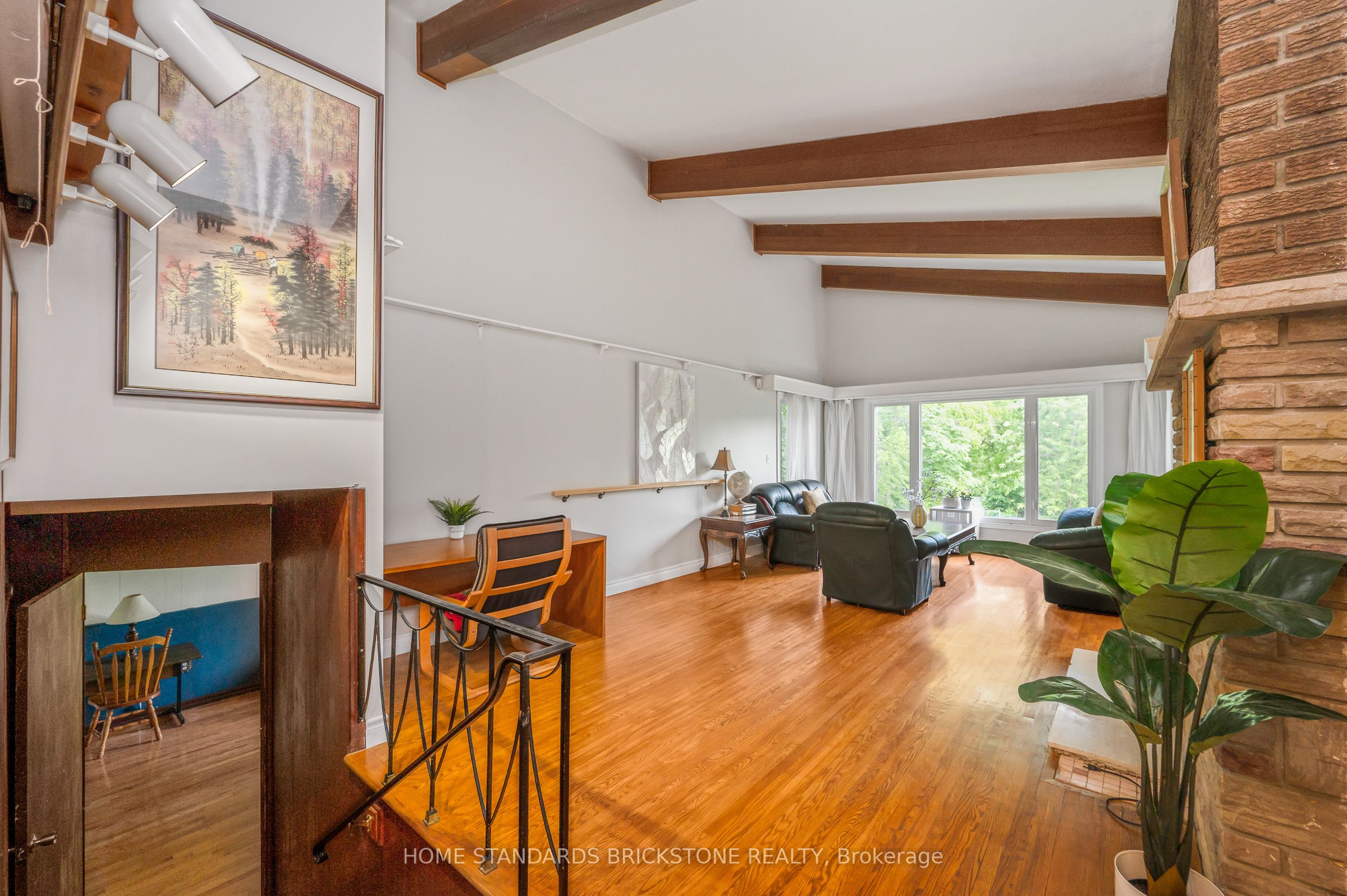 72 Mountain Avenue N Property Photo 6