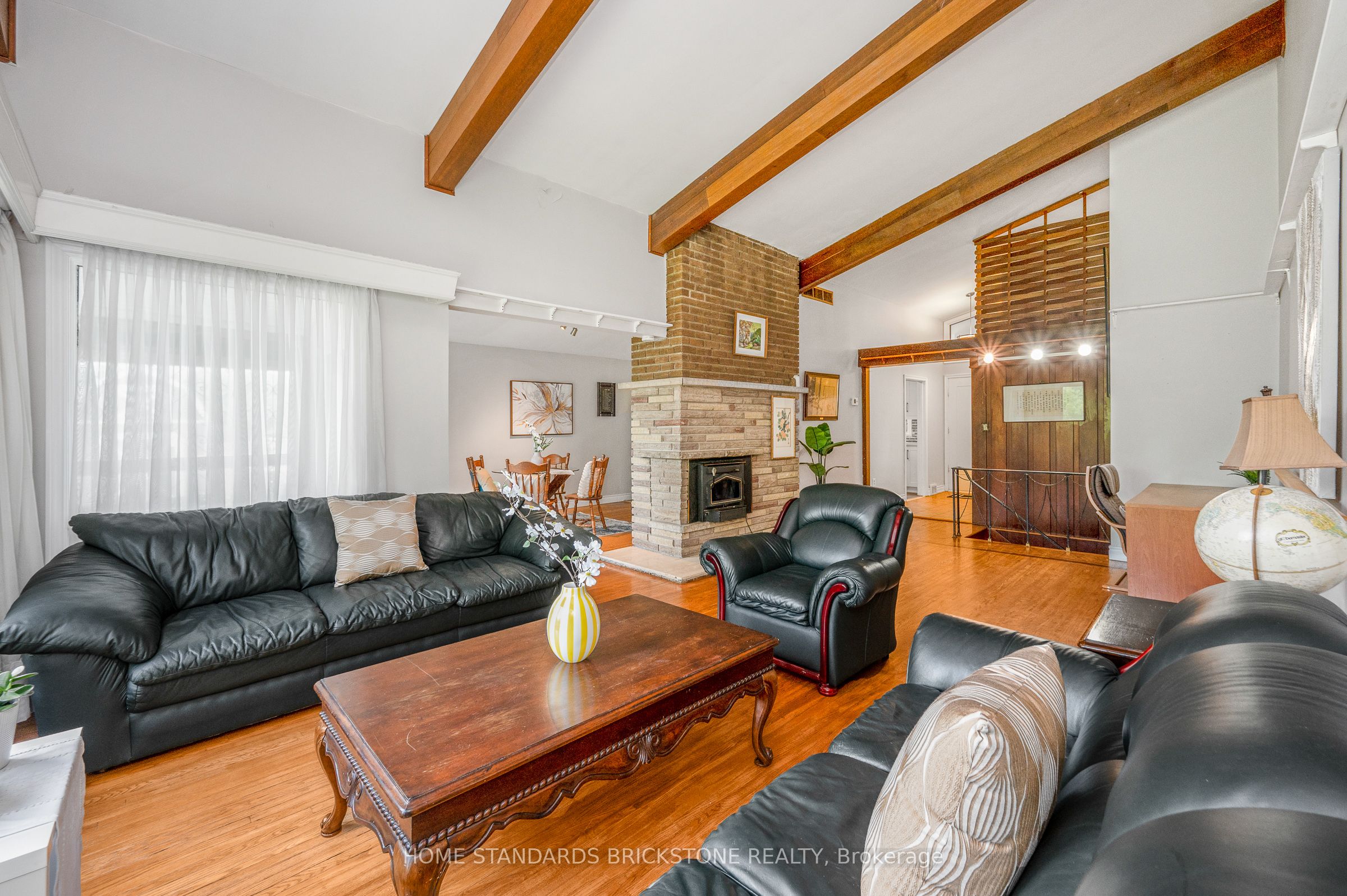 72 Mountain Avenue N Property Photo 8