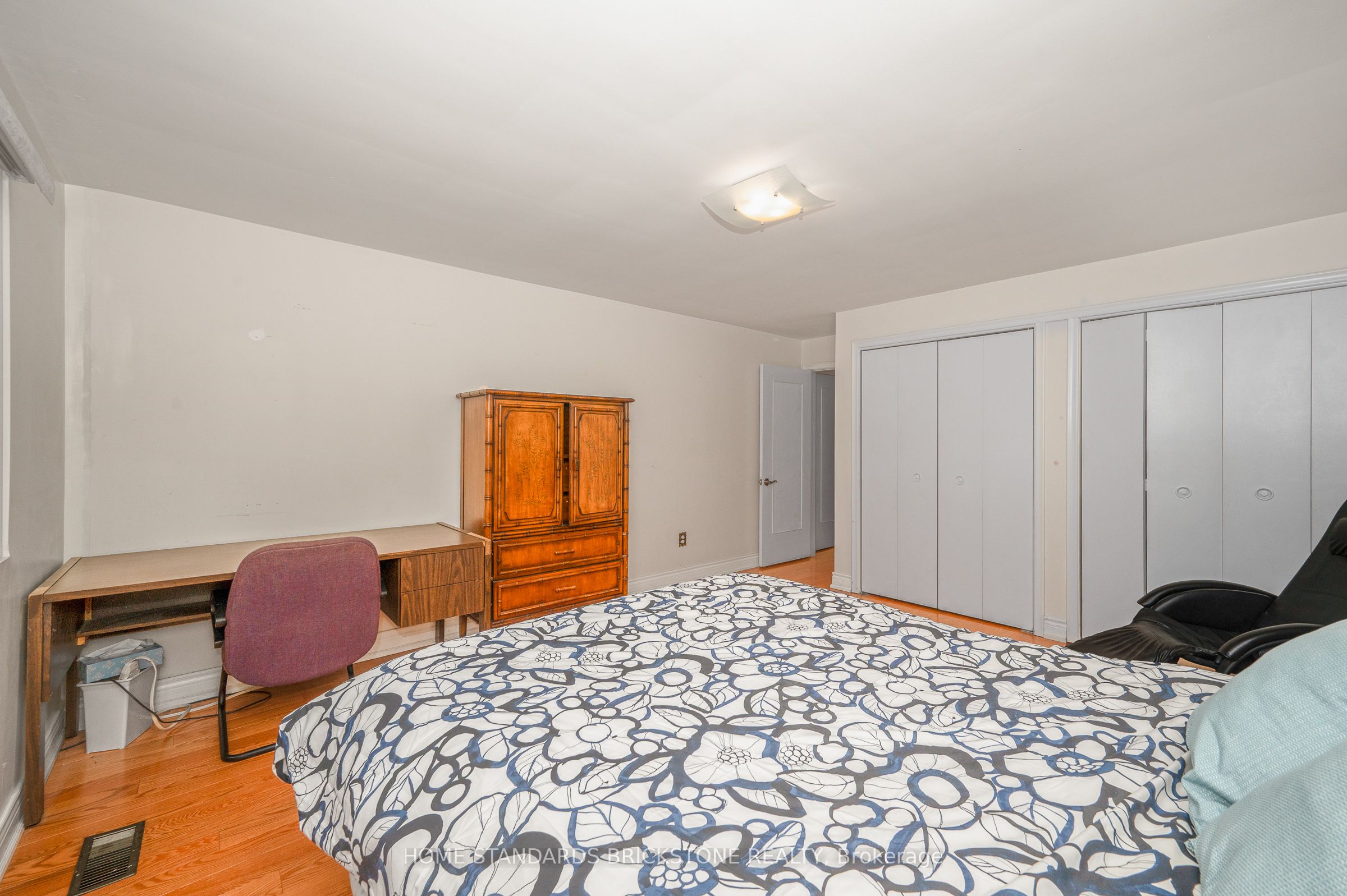 72 Mountain Avenue N Property Photo 19