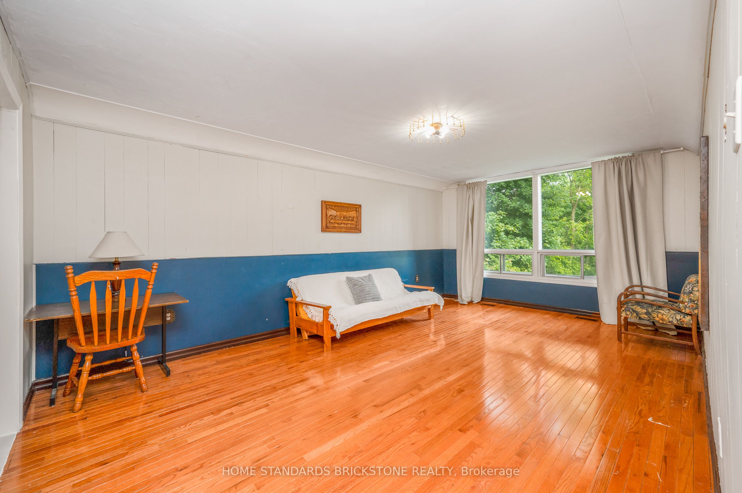 72 Mountain Avenue N Property Photo 26