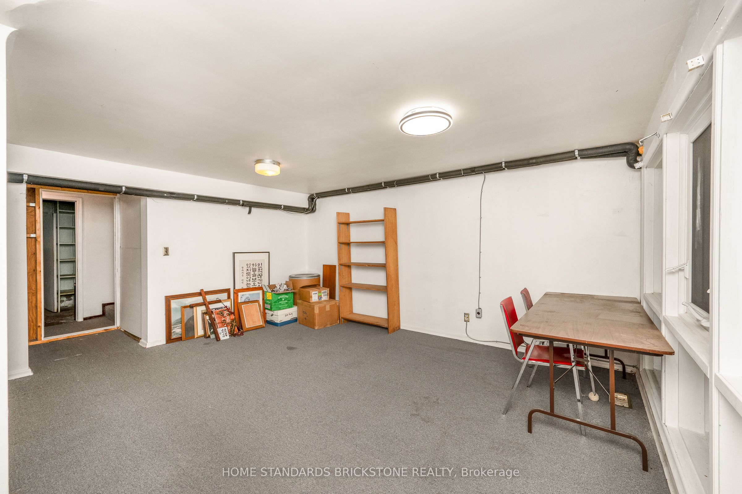 72 Mountain Avenue N Property Photo 32