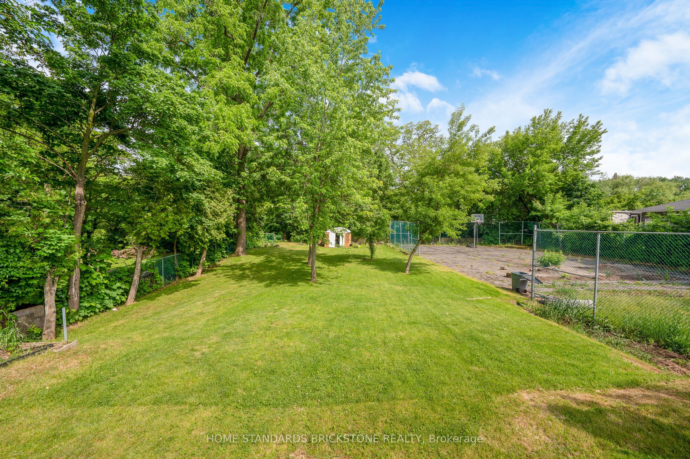 72 Mountain Avenue N Property Photo 37