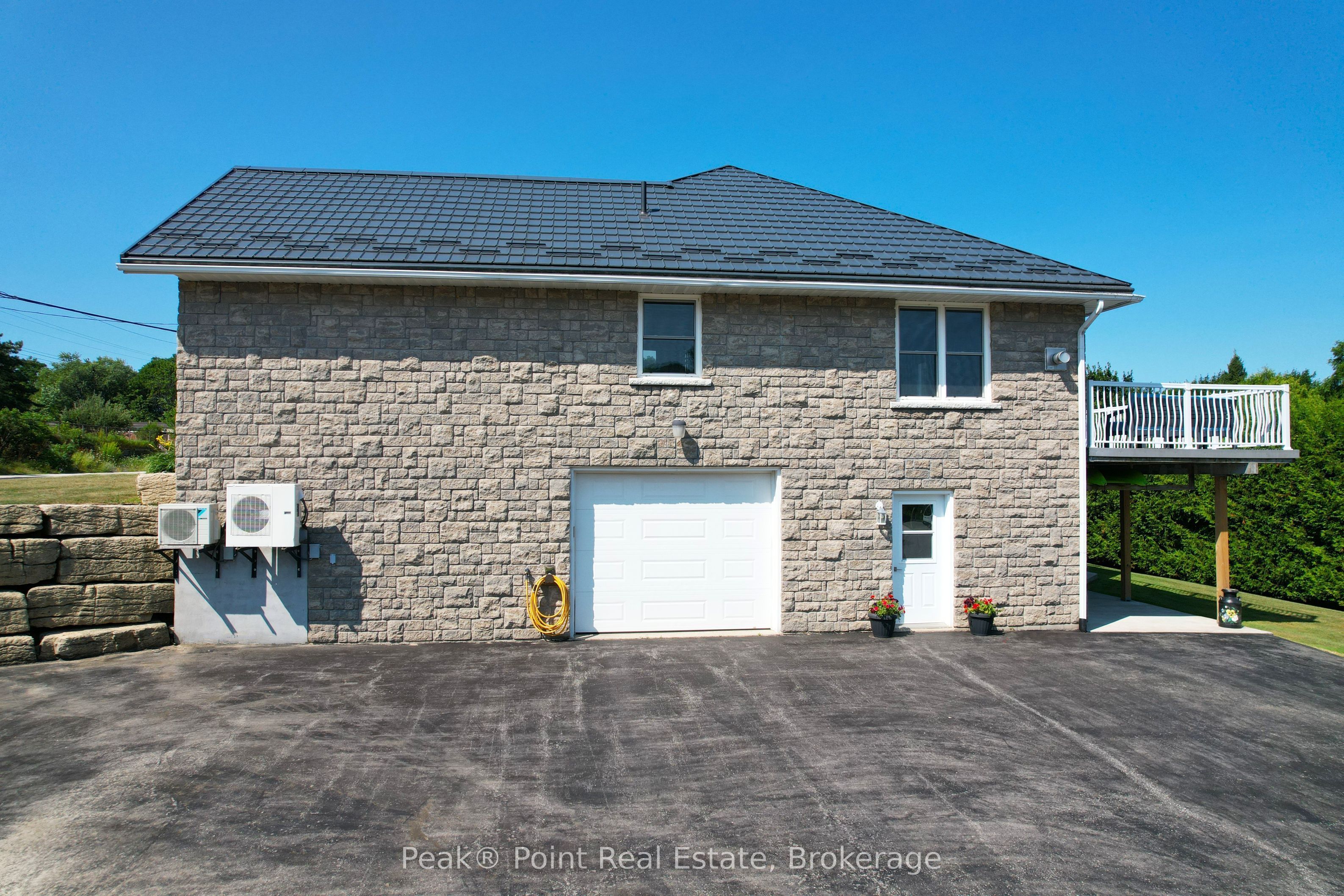 20 Moore Street Property Photo 10