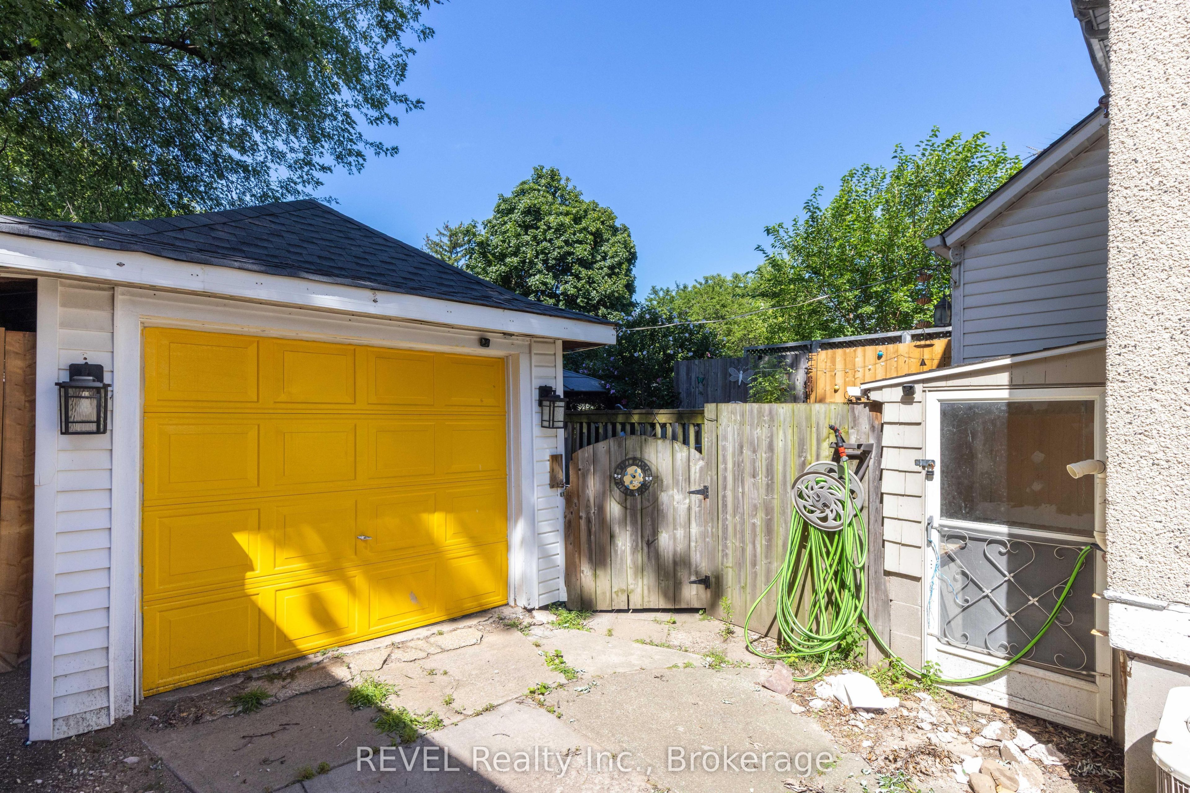 41 Ottawa Street Property Photo 5