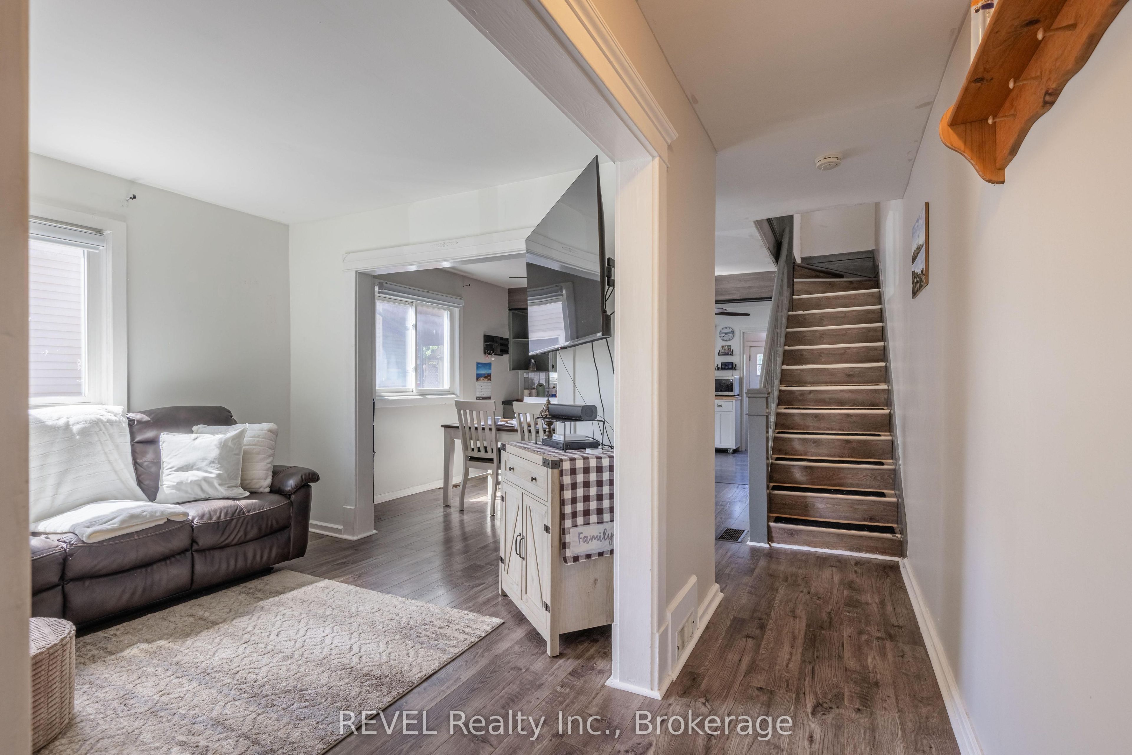41 Ottawa Street Property Photo 8