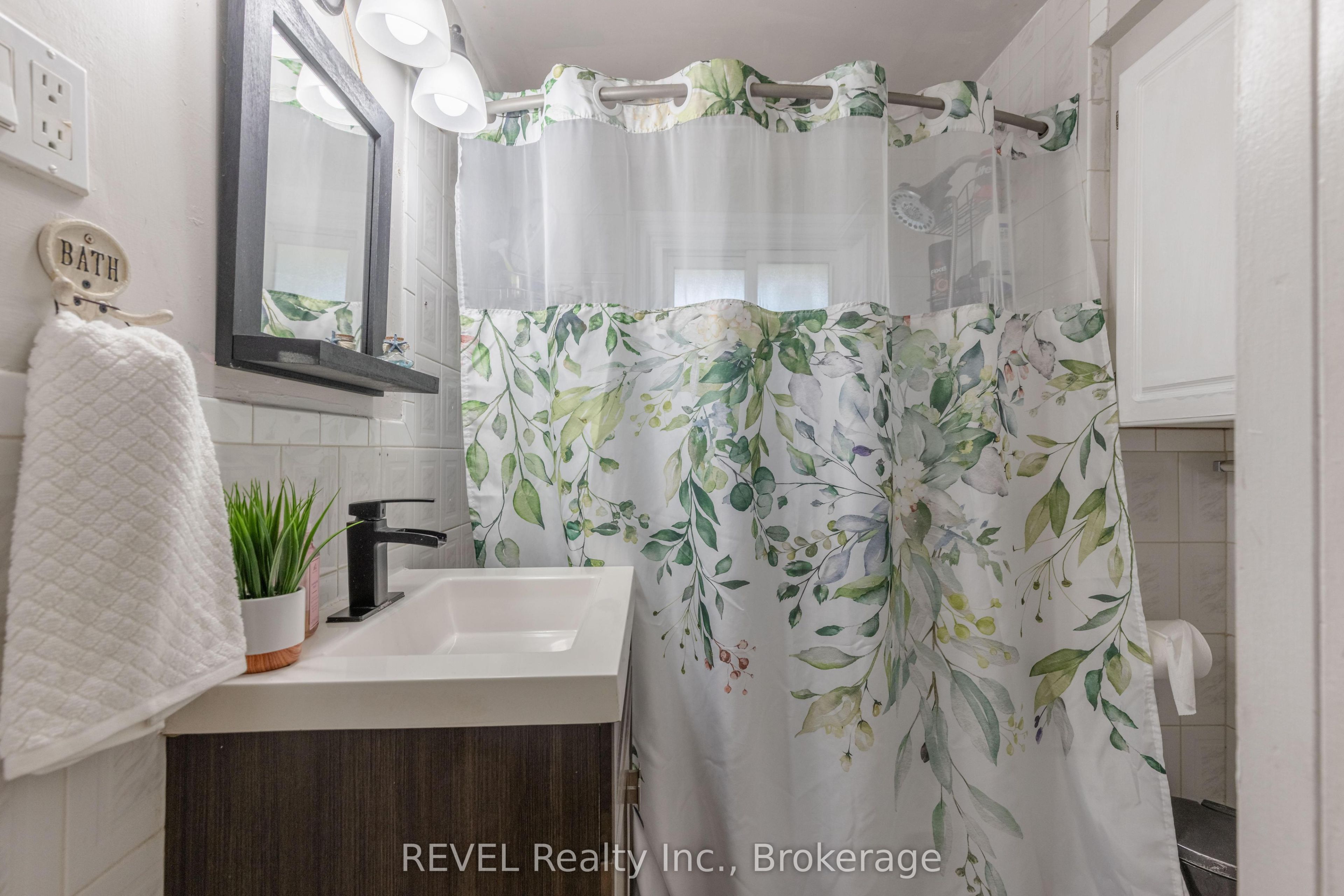 41 Ottawa Street Property Photo 23