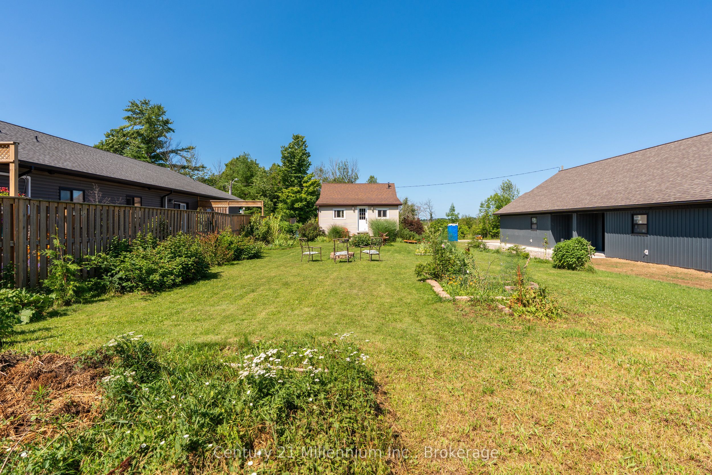 661 Watson Street Property Photo 5
