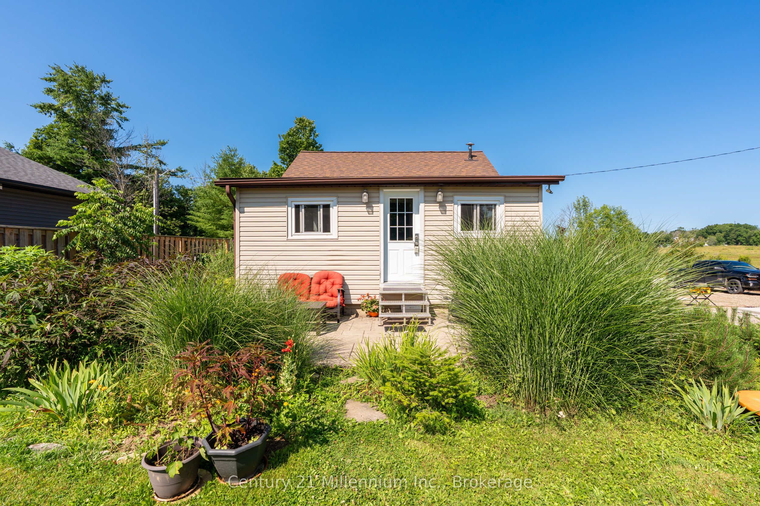 661 Watson Street Property Photo 10