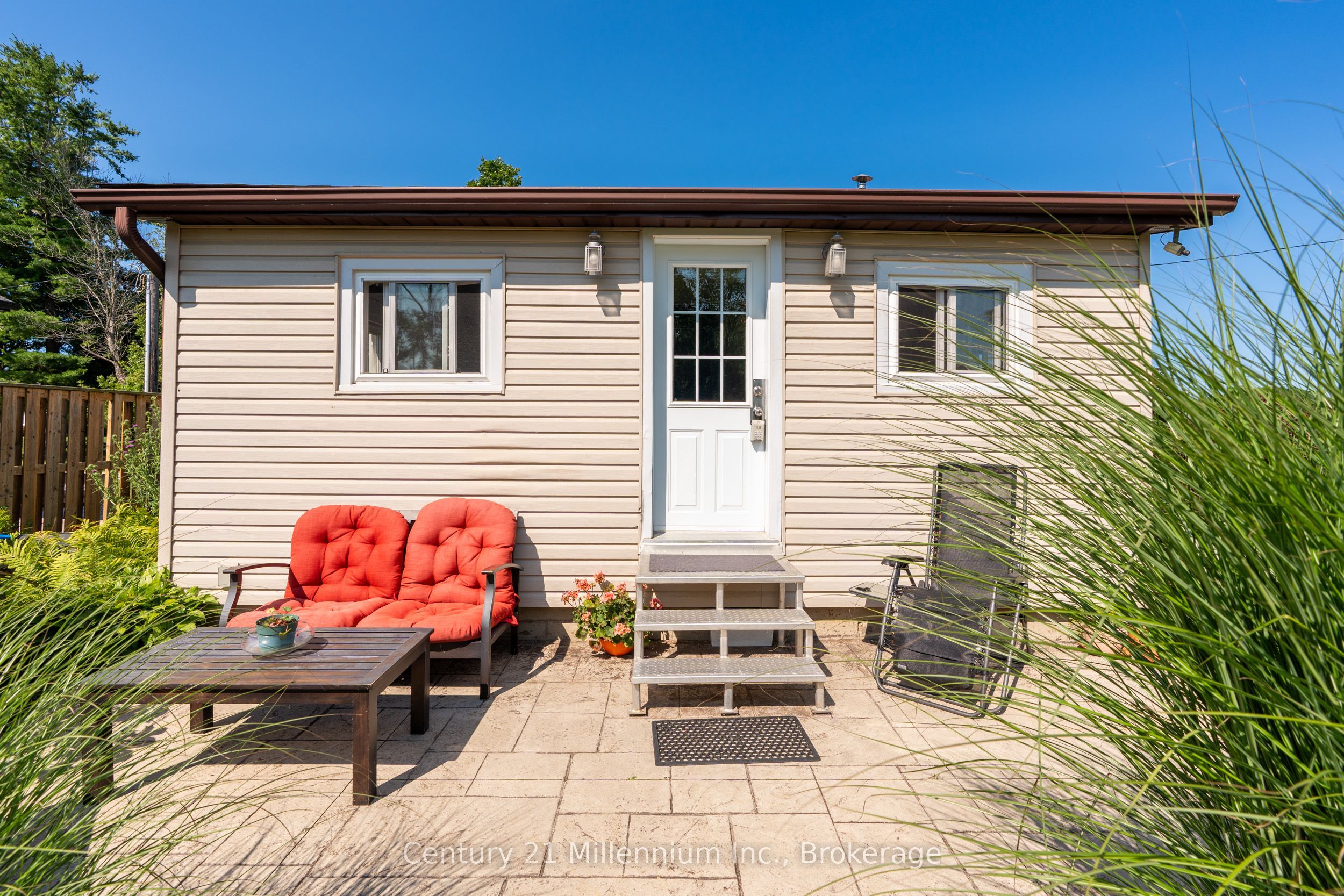 661 Watson Street Property Photo 11