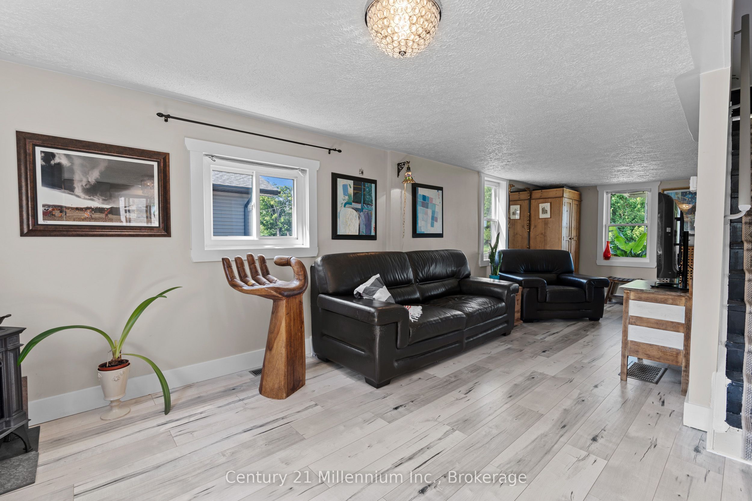 661 Watson Street Property Photo 18
