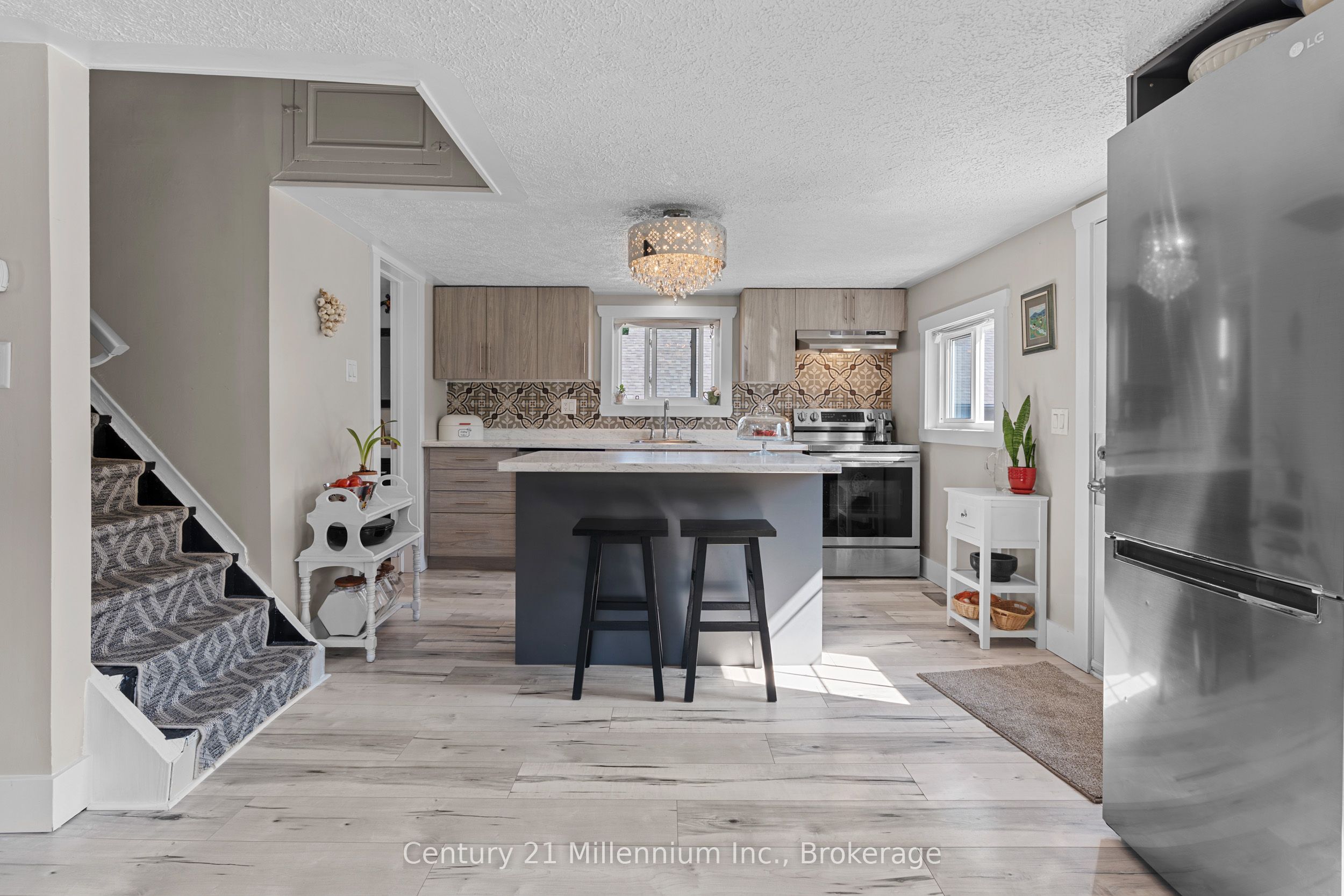 661 Watson Street Property Photo 19