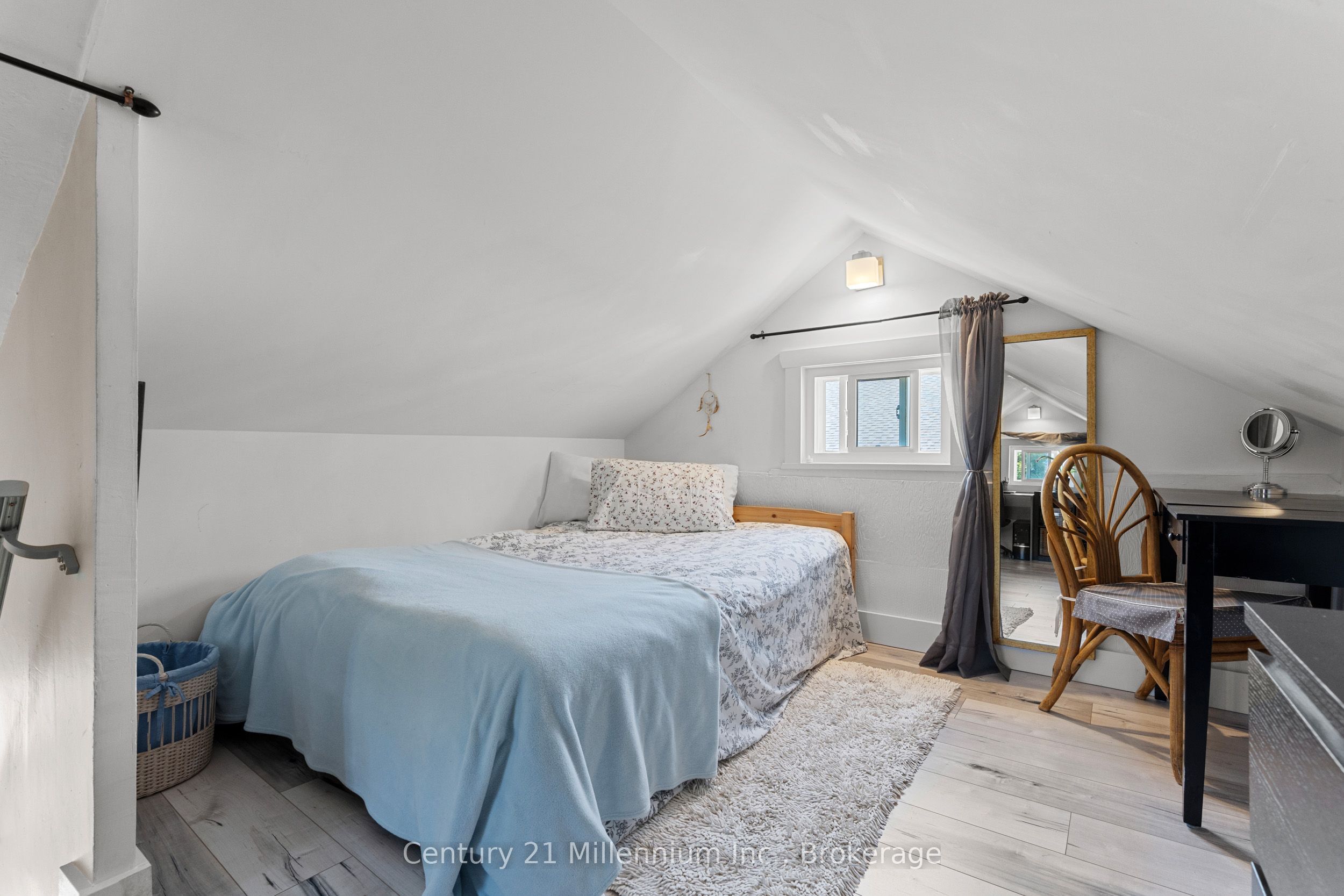 661 Watson Street Property Photo 26
