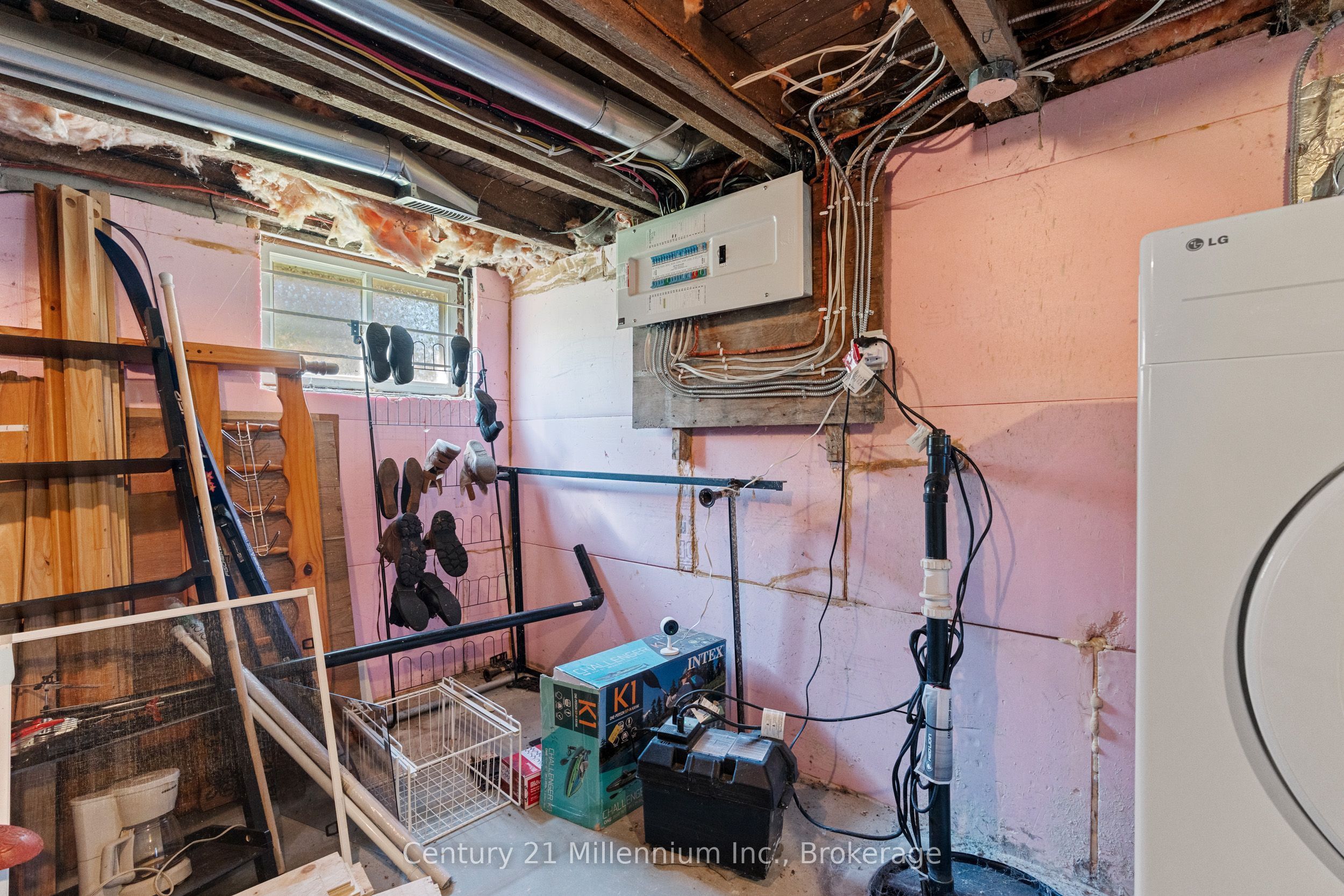 661 Watson Street Property Photo 29